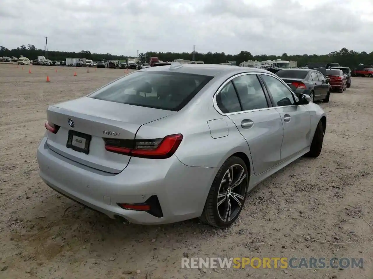 4 Photograph of a damaged car WBA5R1C51KFH11215 BMW 3 SERIES 2019