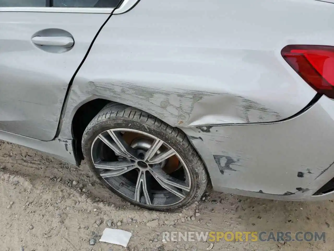 9 Photograph of a damaged car WBA5R1C51KFH11215 BMW 3 SERIES 2019