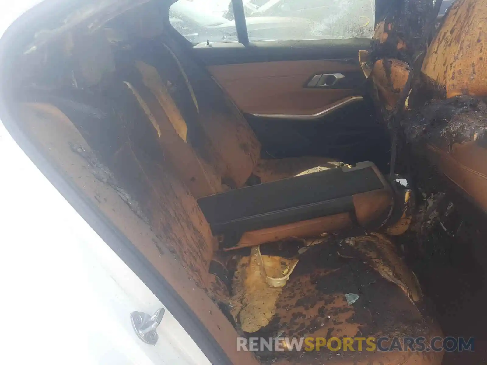 6 Photograph of a damaged car WBA5R1C52KAE82024 BMW 3 SERIES 2019