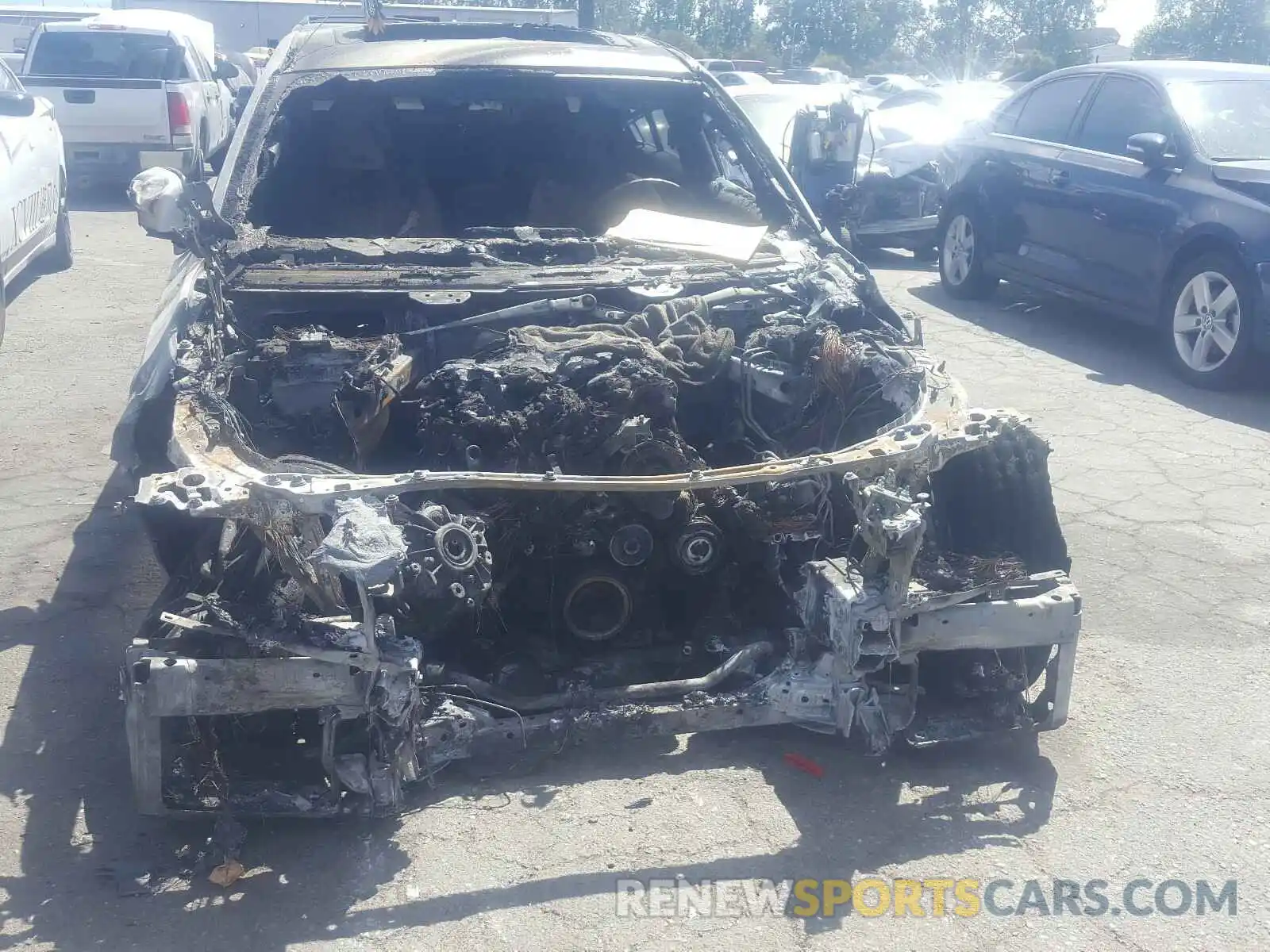 9 Photograph of a damaged car WBA5R1C52KAE82024 BMW 3 SERIES 2019