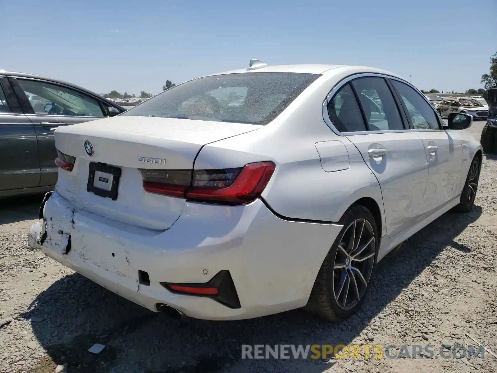 4 Photograph of a damaged car WBA5R1C52KAJ98485 BMW 3 SERIES 2019