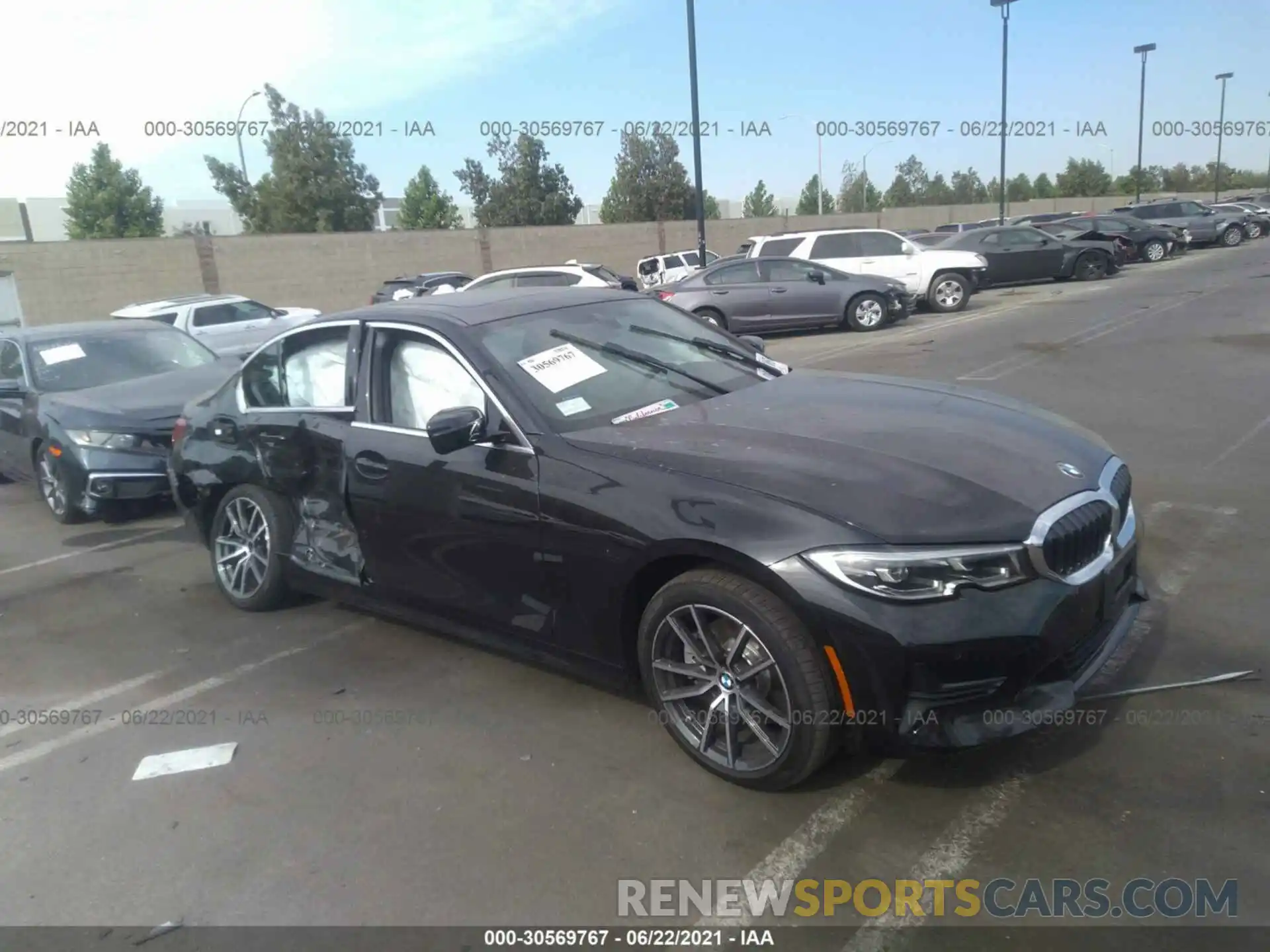 1 Photograph of a damaged car WBA5R1C52KAK07735 BMW 3 SERIES 2019