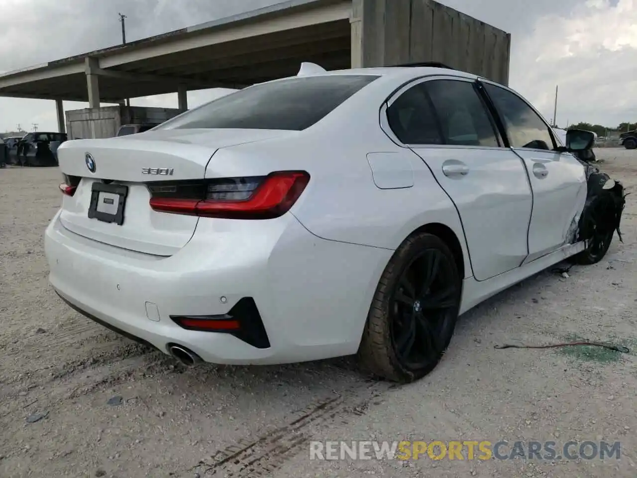 4 Photograph of a damaged car WBA5R1C53KAE81870 BMW 3 SERIES 2019