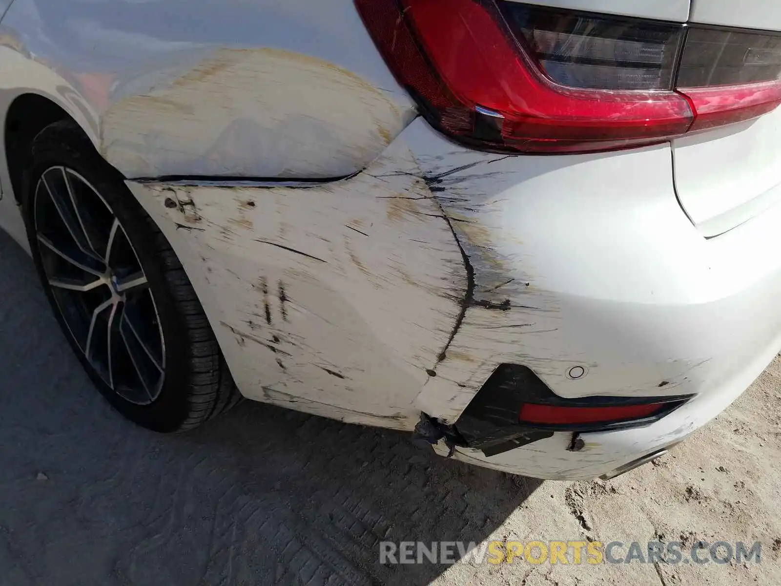 9 Photograph of a damaged car WBA5R1C53KAK06853 BMW 3 SERIES 2019