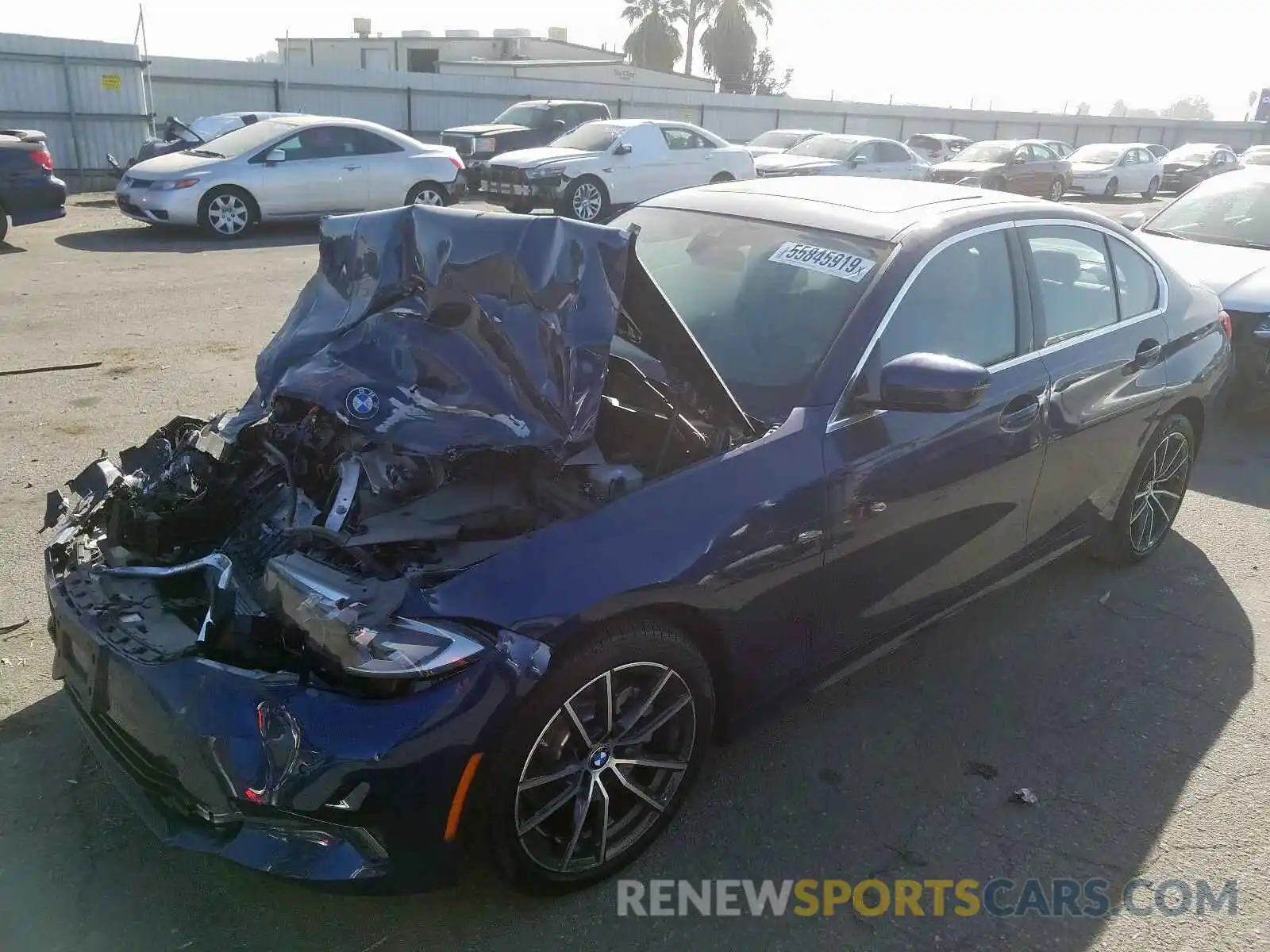 2 Фотография поврежденного автомобиля WBA5R1C53KAK09817 BMW 3 SERIES 2019