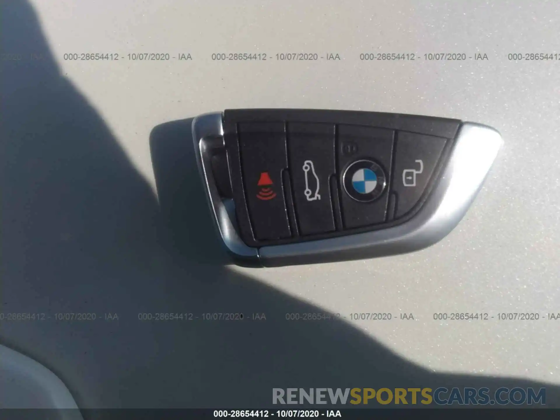 11 Photograph of a damaged car WBA5R1C53KAK11180 BMW 3 SERIES 2019