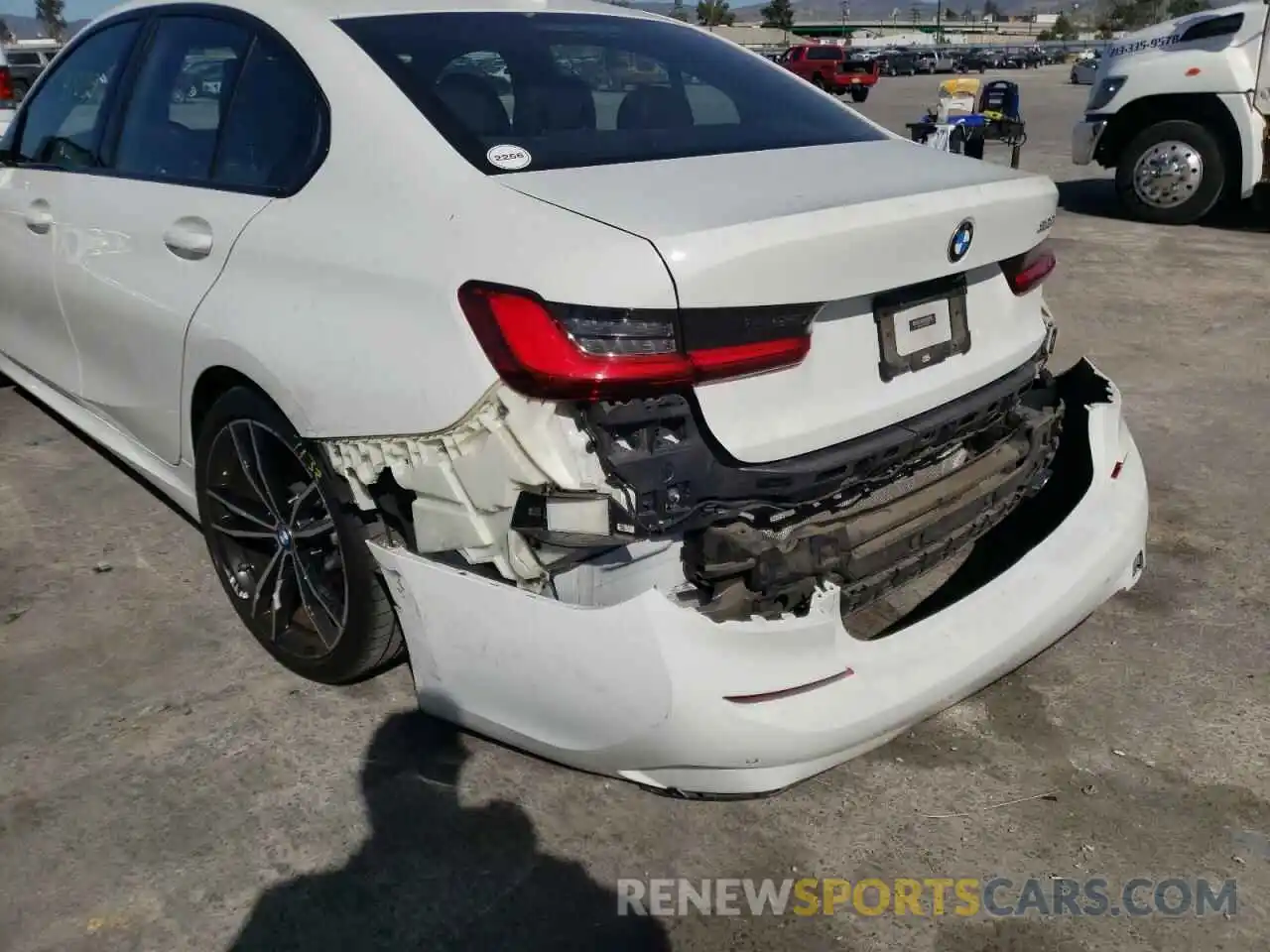 9 Photograph of a damaged car WBA5R1C54KAK09678 BMW 3 SERIES 2019