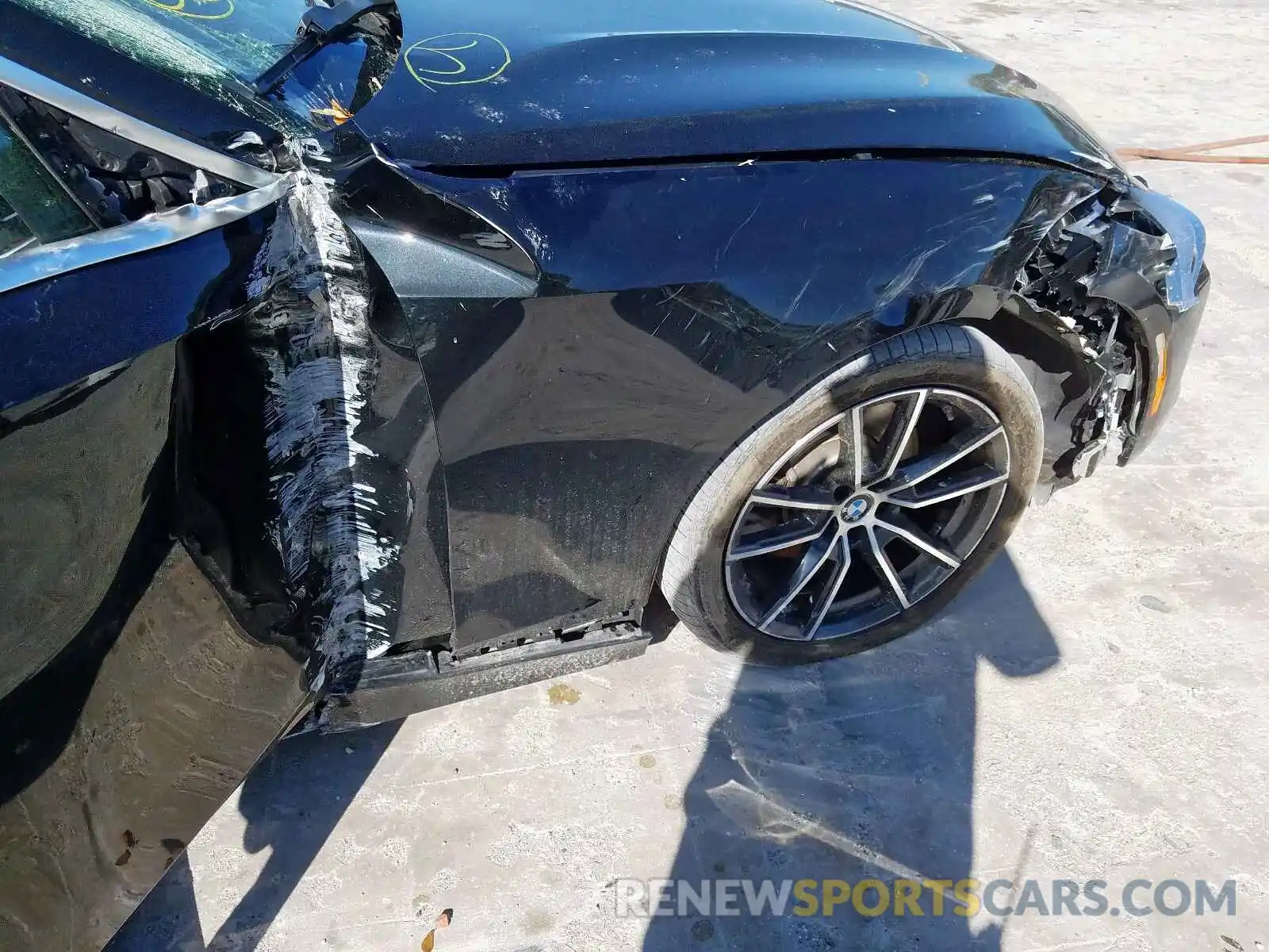 9 Photograph of a damaged car WBA5R1C54KAK10989 BMW 3 SERIES 2019