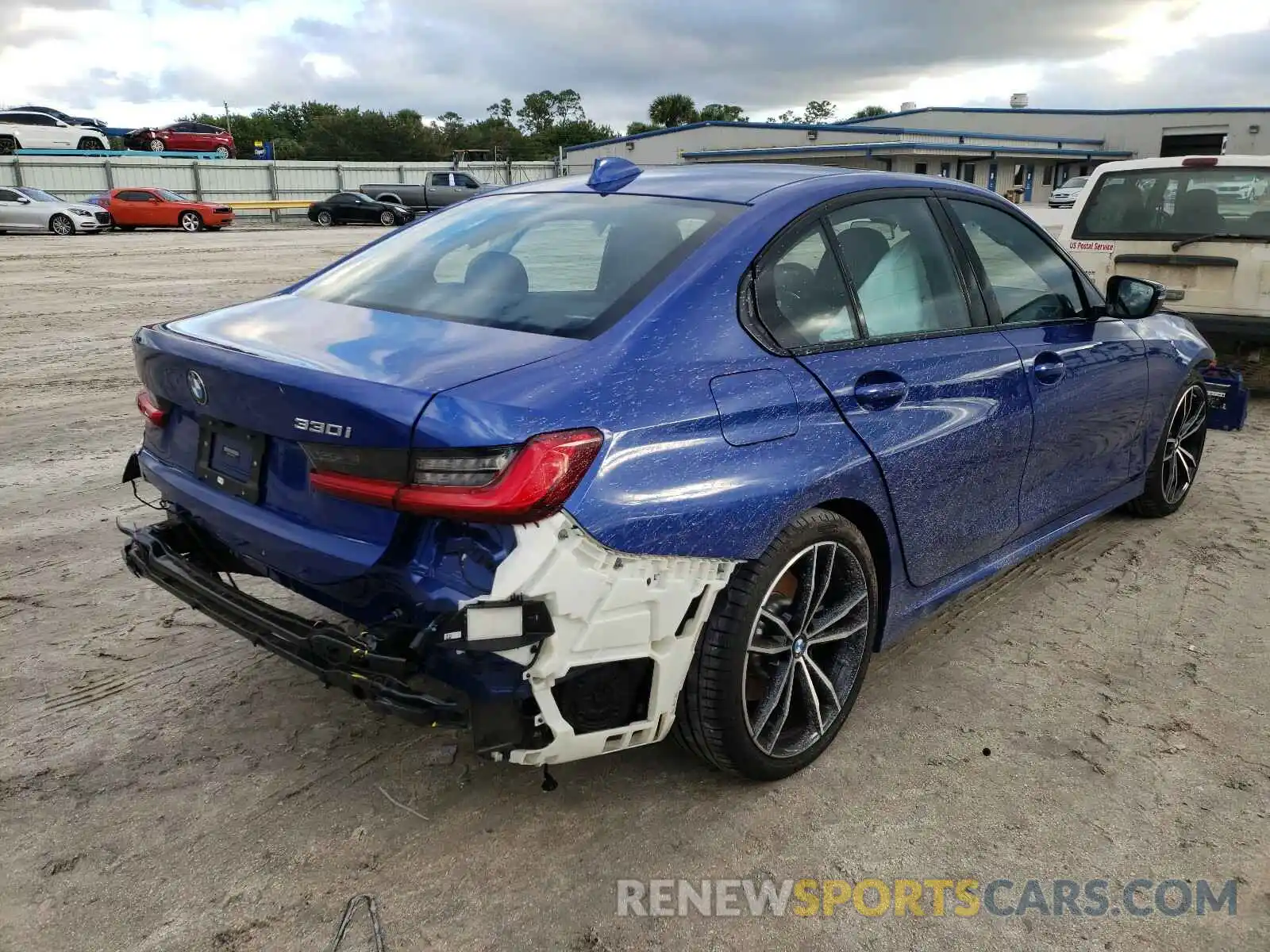 4 Photograph of a damaged car WBA5R1C55KAE81921 BMW 3 SERIES 2019