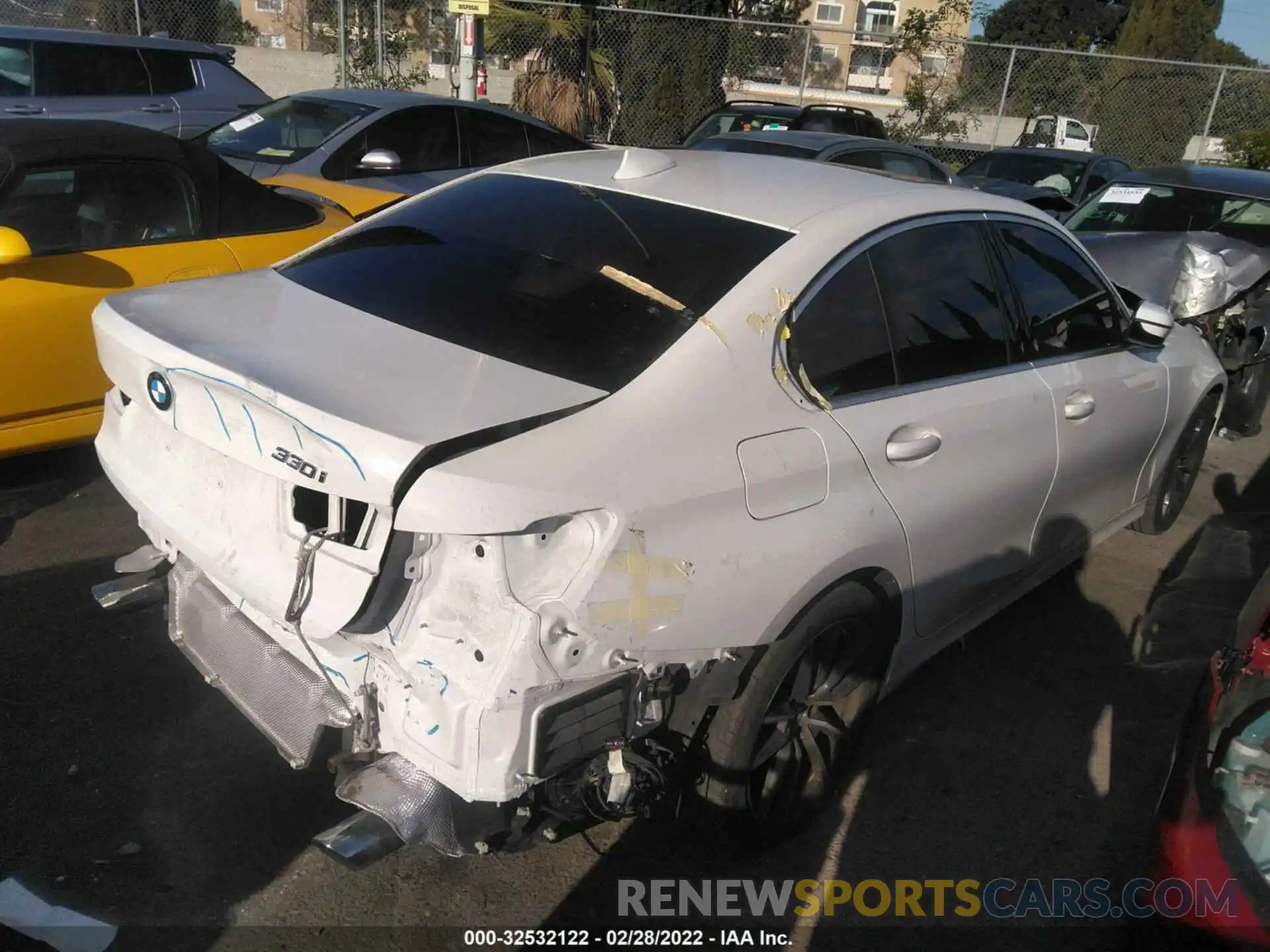 4 Photograph of a damaged car WBA5R1C55KAJ99405 BMW 3 SERIES 2019