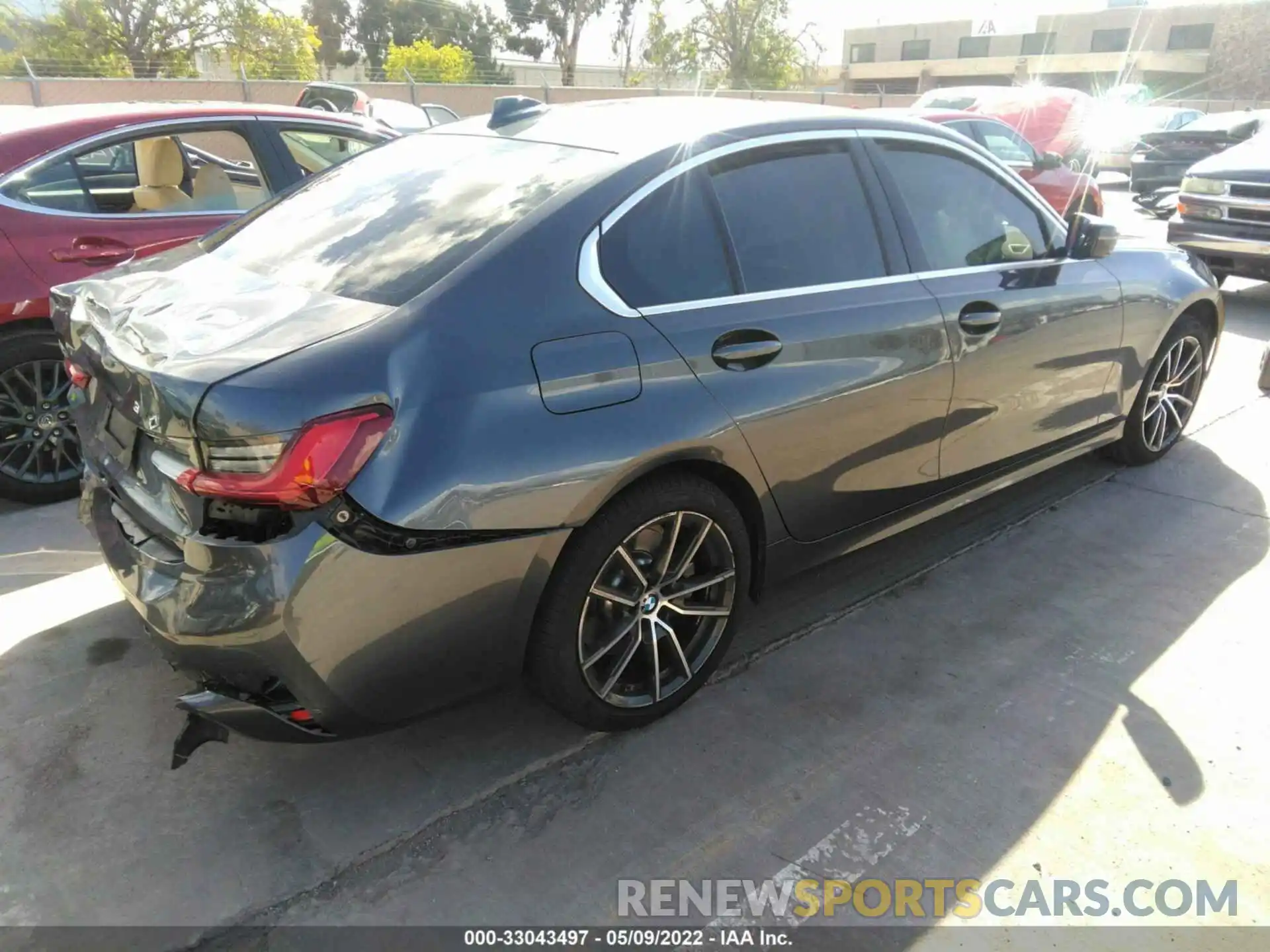 4 Photograph of a damaged car WBA5R1C55KAK09107 BMW 3 SERIES 2019