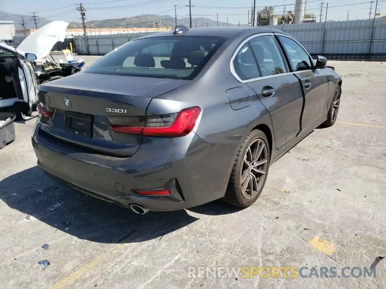 4 Photograph of a damaged car WBA5R1C55KFH11606 BMW 3 SERIES 2019