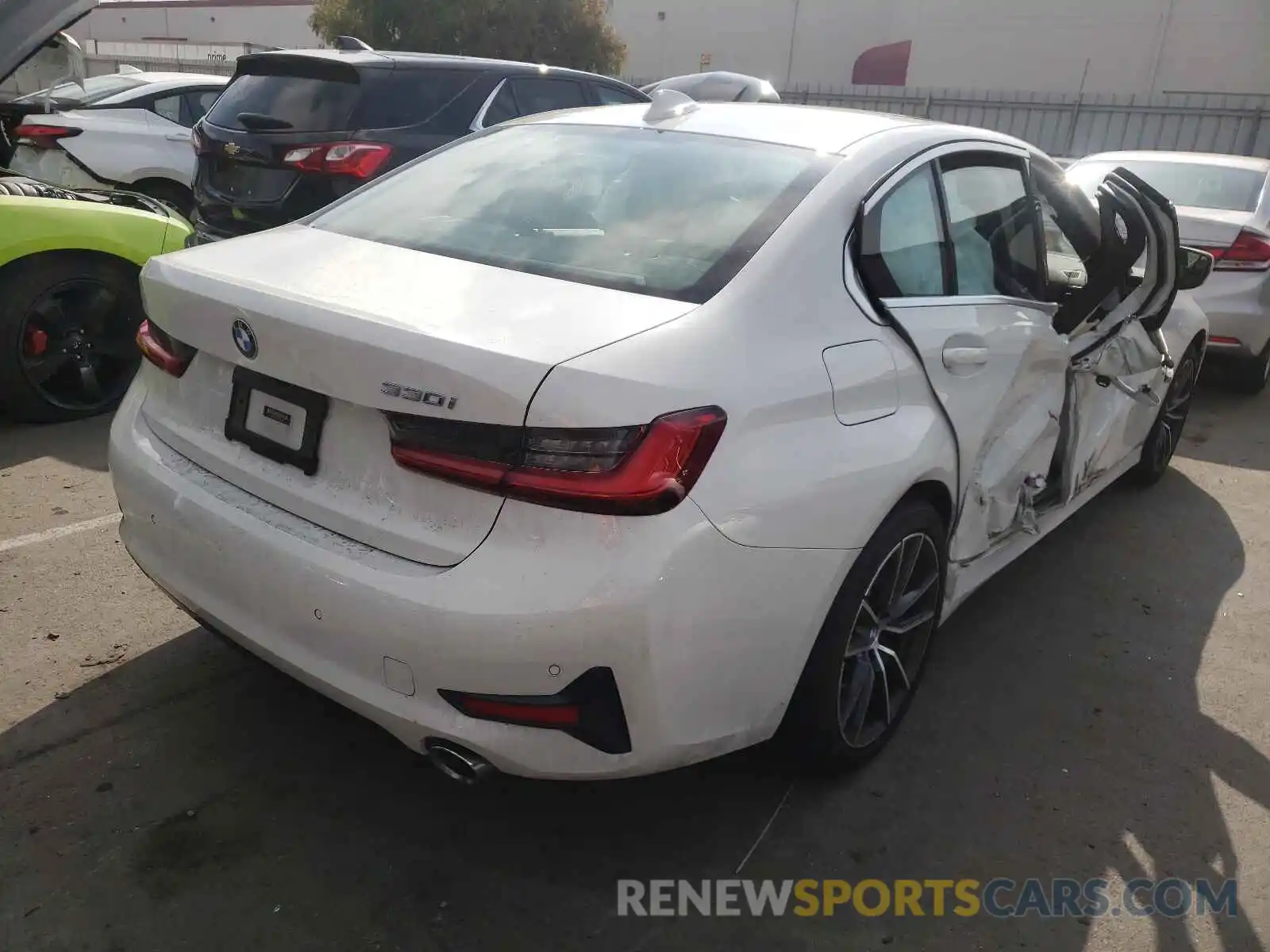 4 Photograph of a damaged car WBA5R1C55KFH16336 BMW 3 SERIES 2019