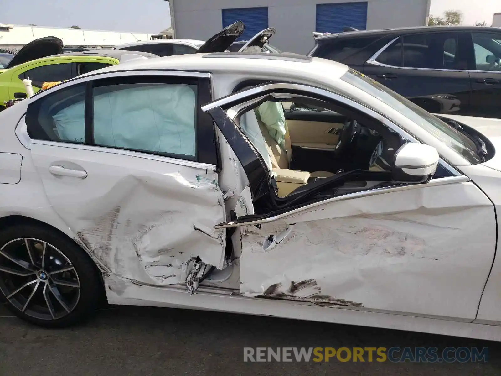 9 Photograph of a damaged car WBA5R1C55KFH16336 BMW 3 SERIES 2019