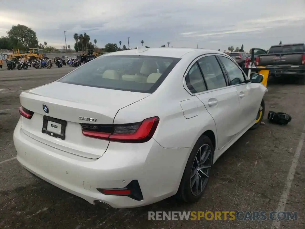 4 Photograph of a damaged car WBA5R1C56KAJ98330 BMW 3 SERIES 2019