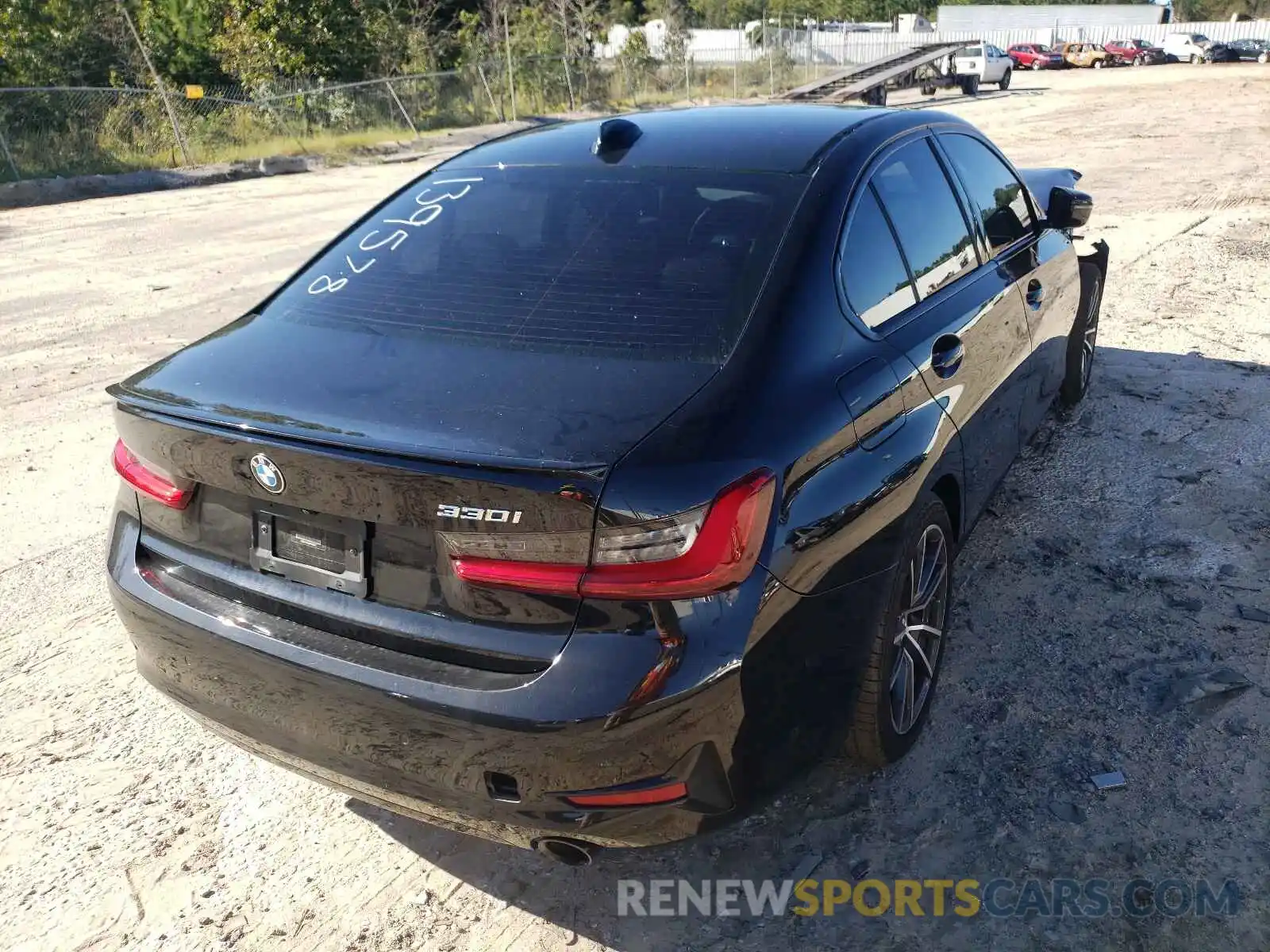 4 Photograph of a damaged car WBA5R1C56KAK12226 BMW 3 SERIES 2019