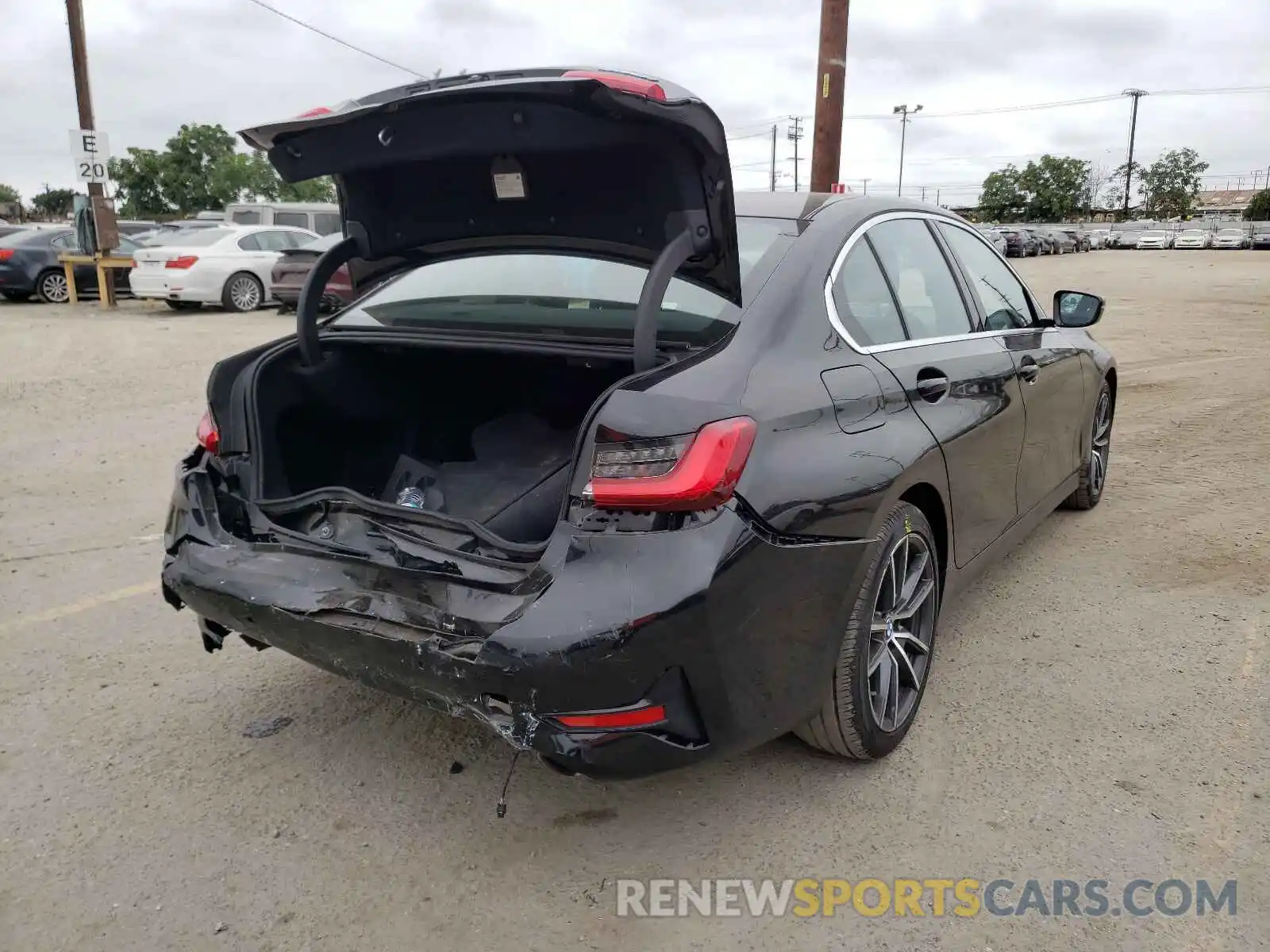 4 Photograph of a damaged car WBA5R1C57KAK10999 BMW 3 SERIES 2019