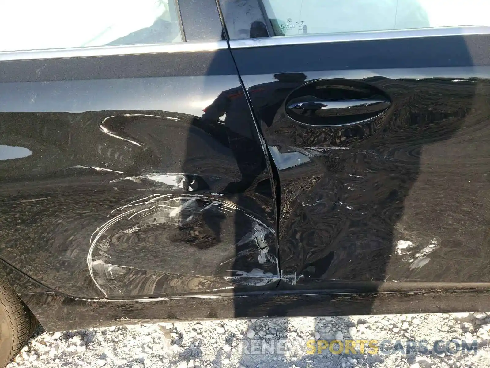 9 Photograph of a damaged car WBA5R1C59KAK11569 BMW 3 SERIES 2019