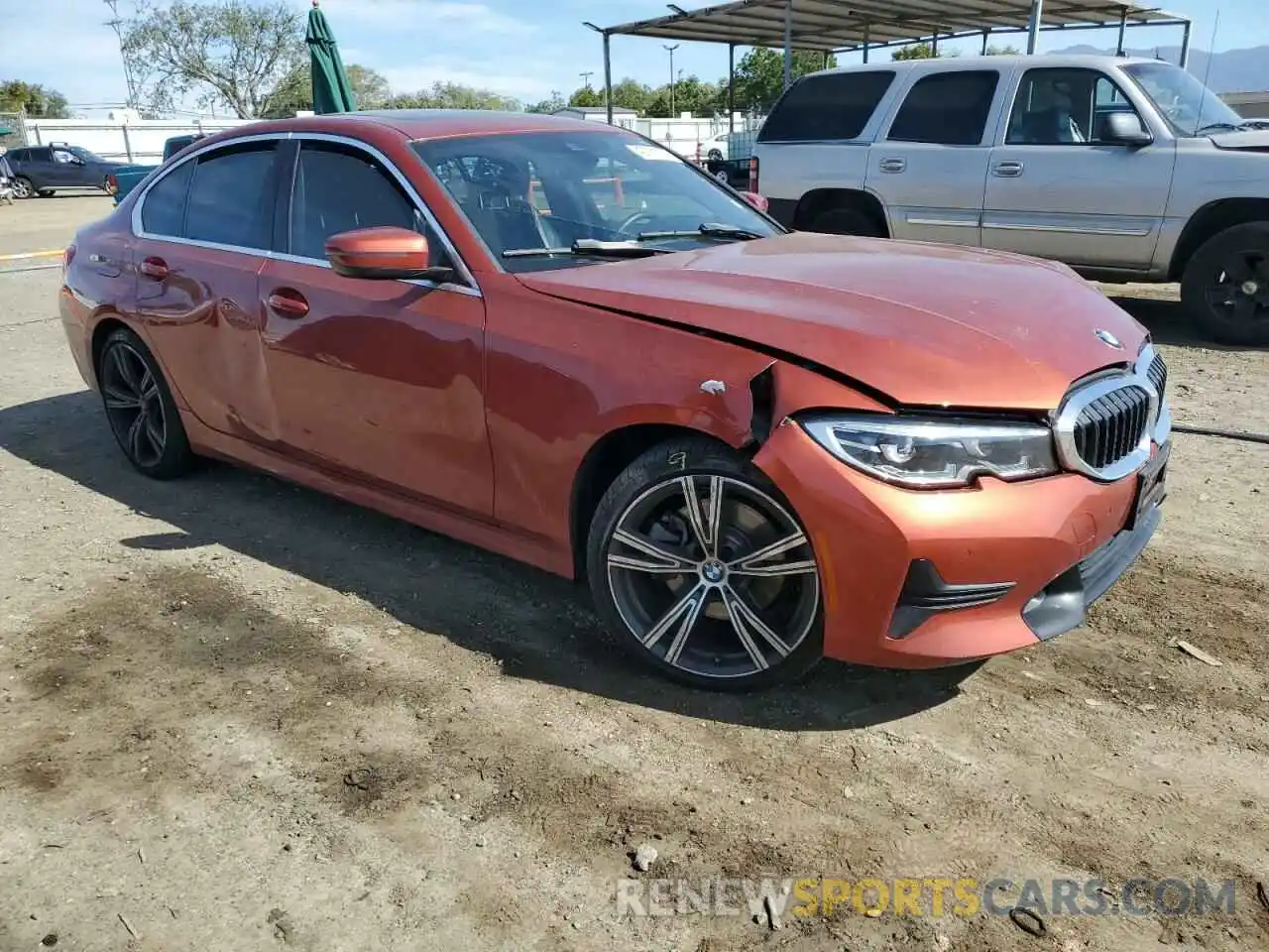 4 Photograph of a damaged car WBA5R1C5XKAJ98606 BMW 3 SERIES 2019