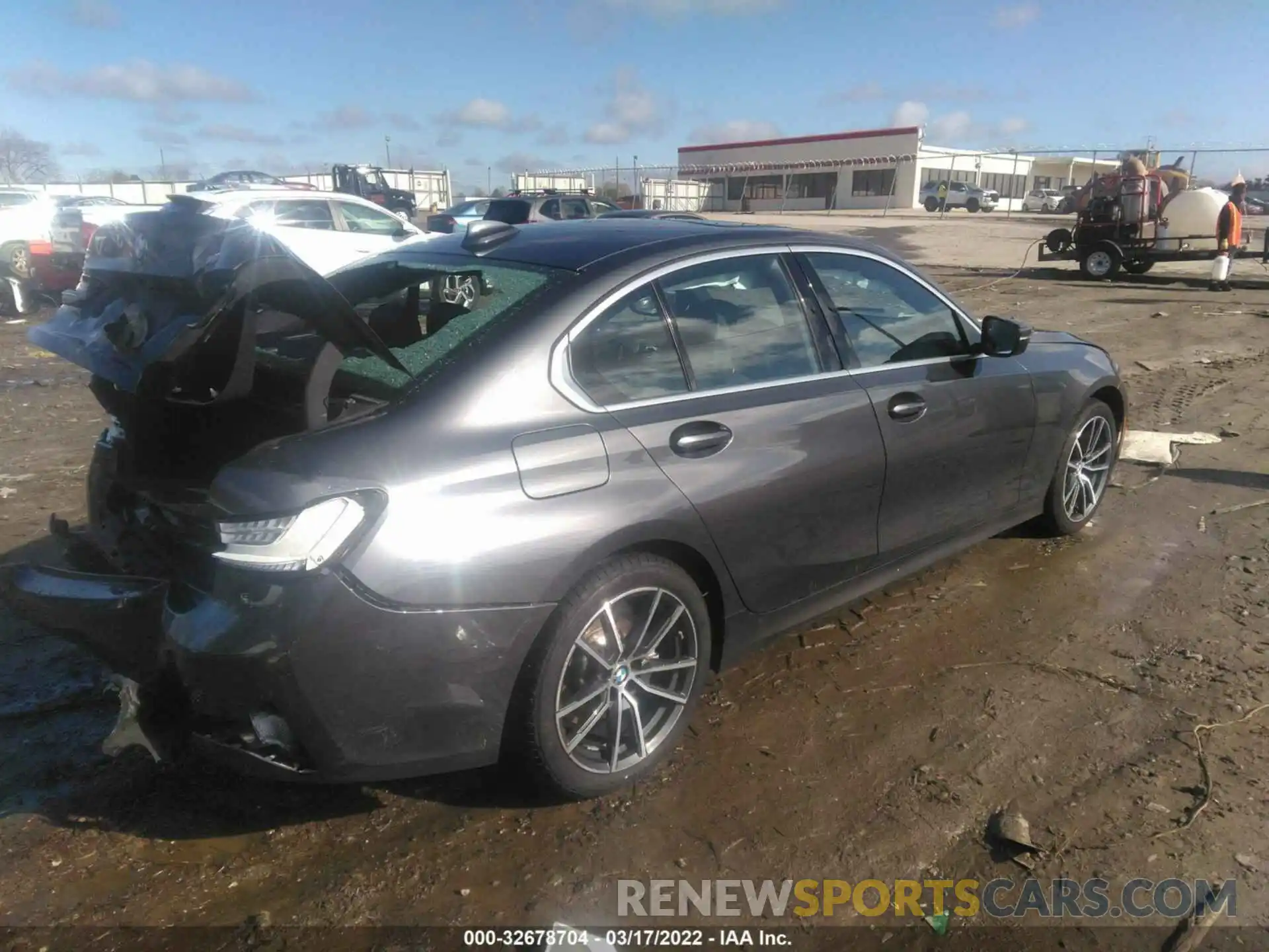 4 Photograph of a damaged car WBA5R1C5XKAJ98914 BMW 3 SERIES 2019