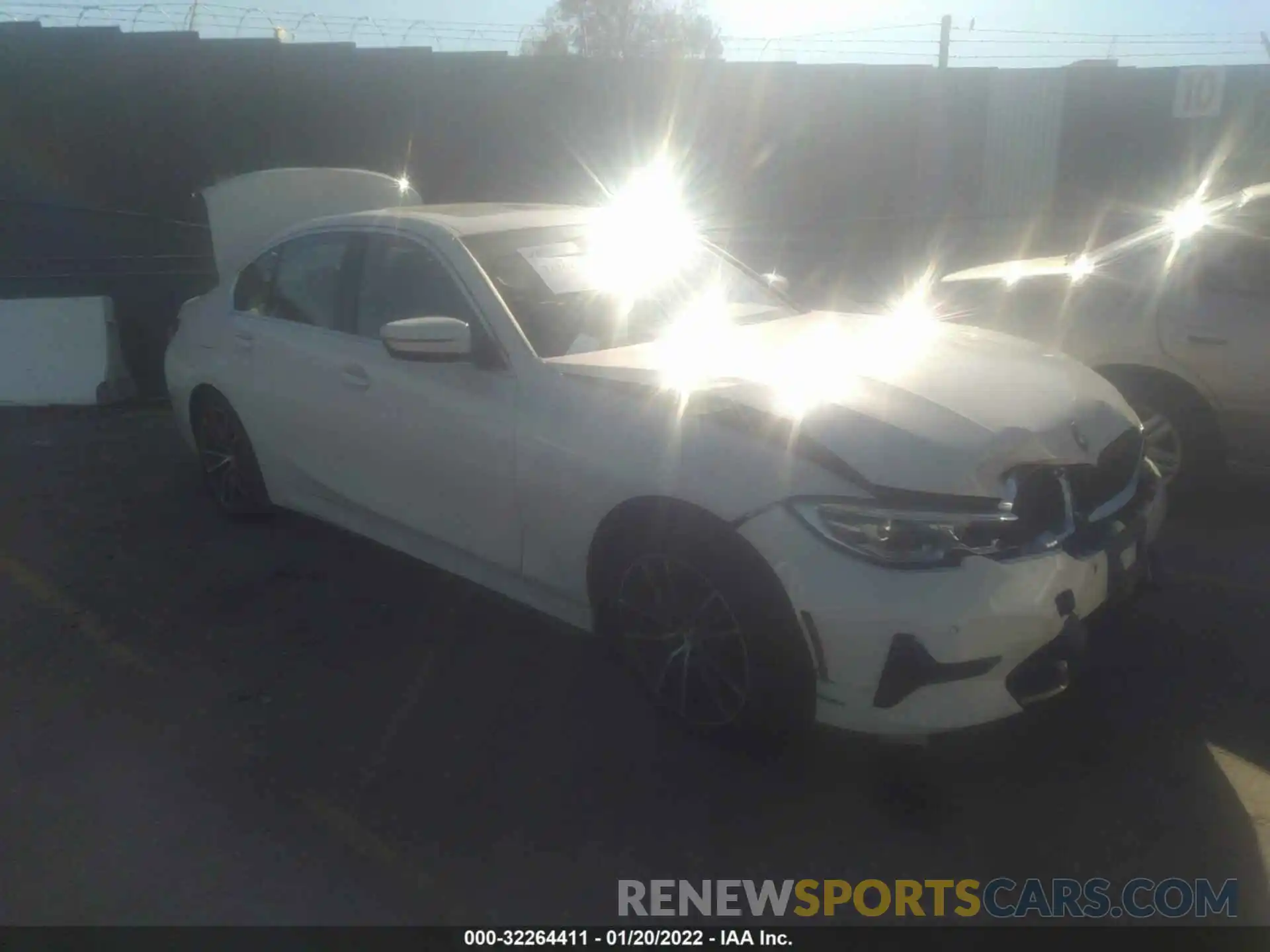 1 Photograph of a damaged car WBA5R1C5XKAK06381 BMW 3 SERIES 2019