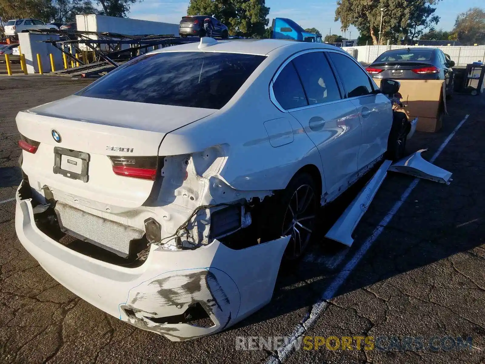 4 Фотография поврежденного автомобиля WBA5R1C5XKAK08132 BMW 3 SERIES 2019