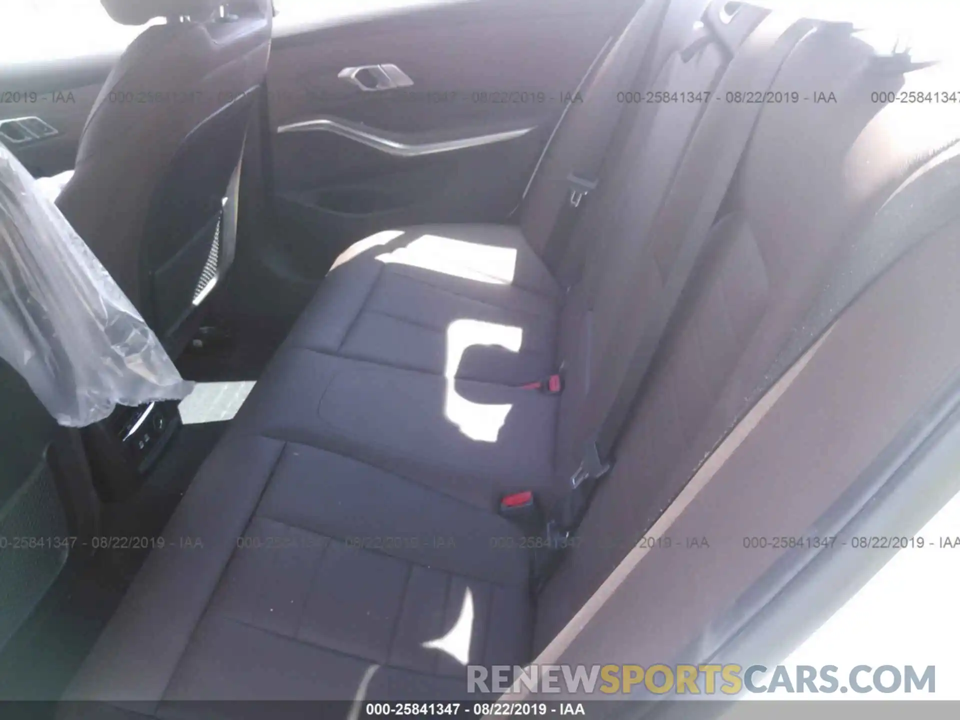 8 Photograph of a damaged car WBA5R1C5XKAK08163 BMW 3 SERIES 2019