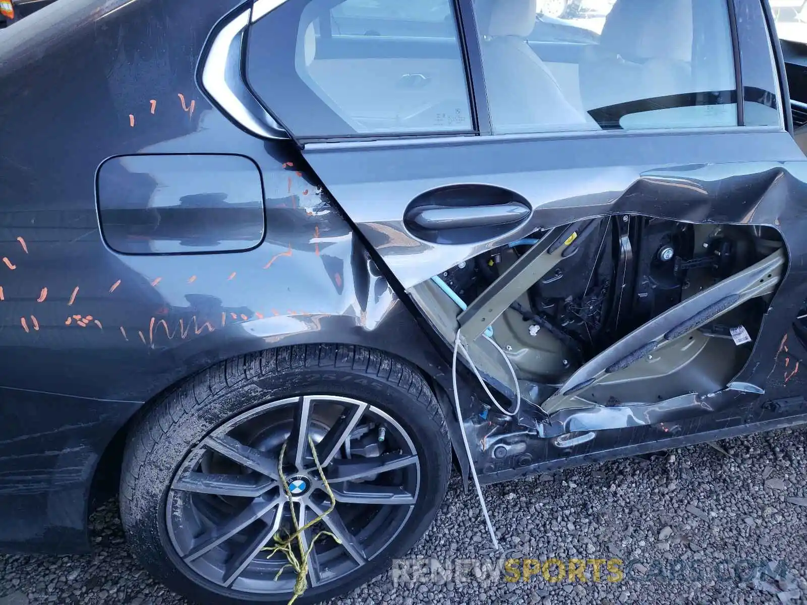 9 Photograph of a damaged car WBA5R1C5XKAK10558 BMW 3 SERIES 2019