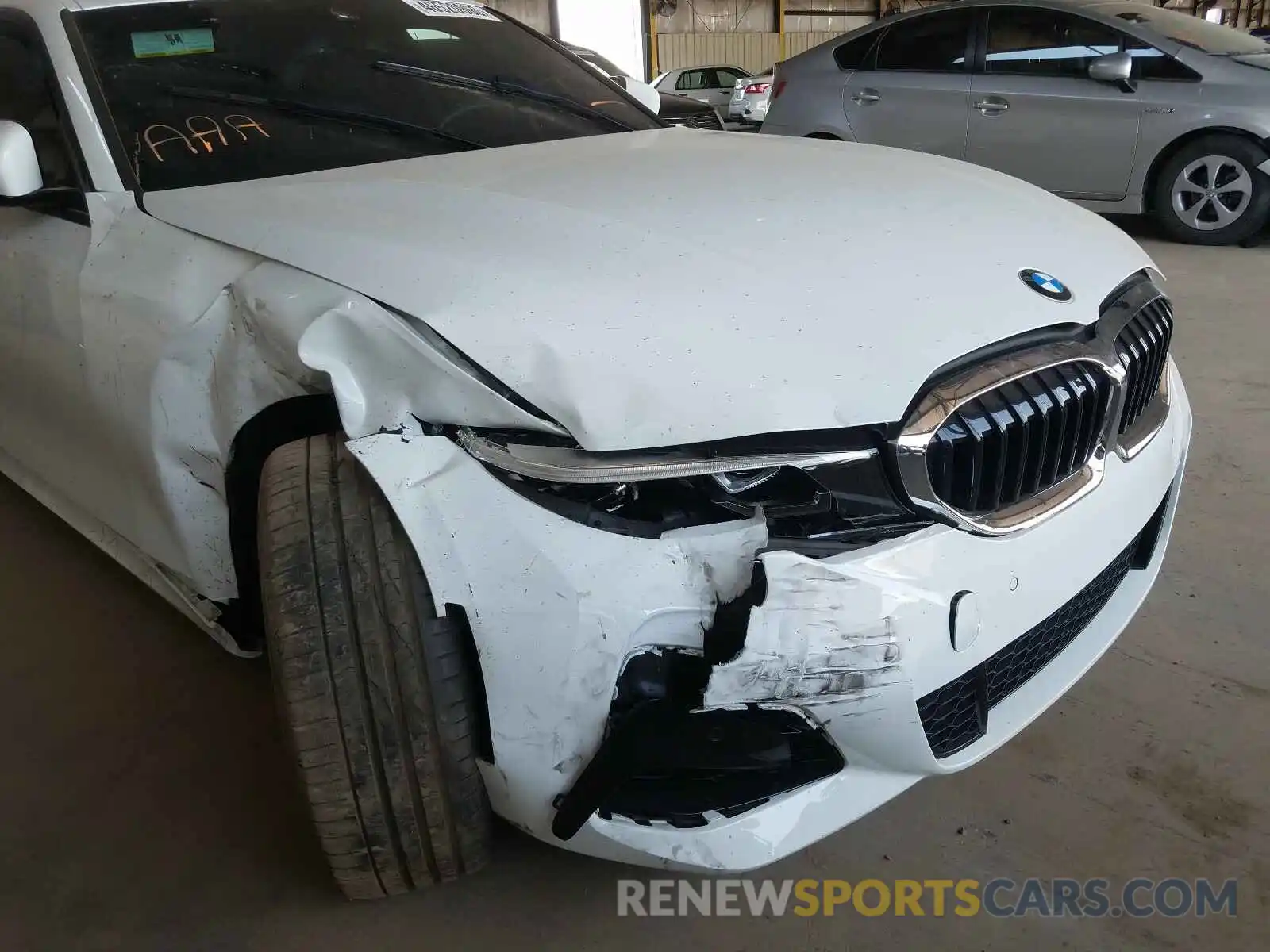 9 Photograph of a damaged car WBA5R1C5XKAK11144 BMW 3 SERIES 2019