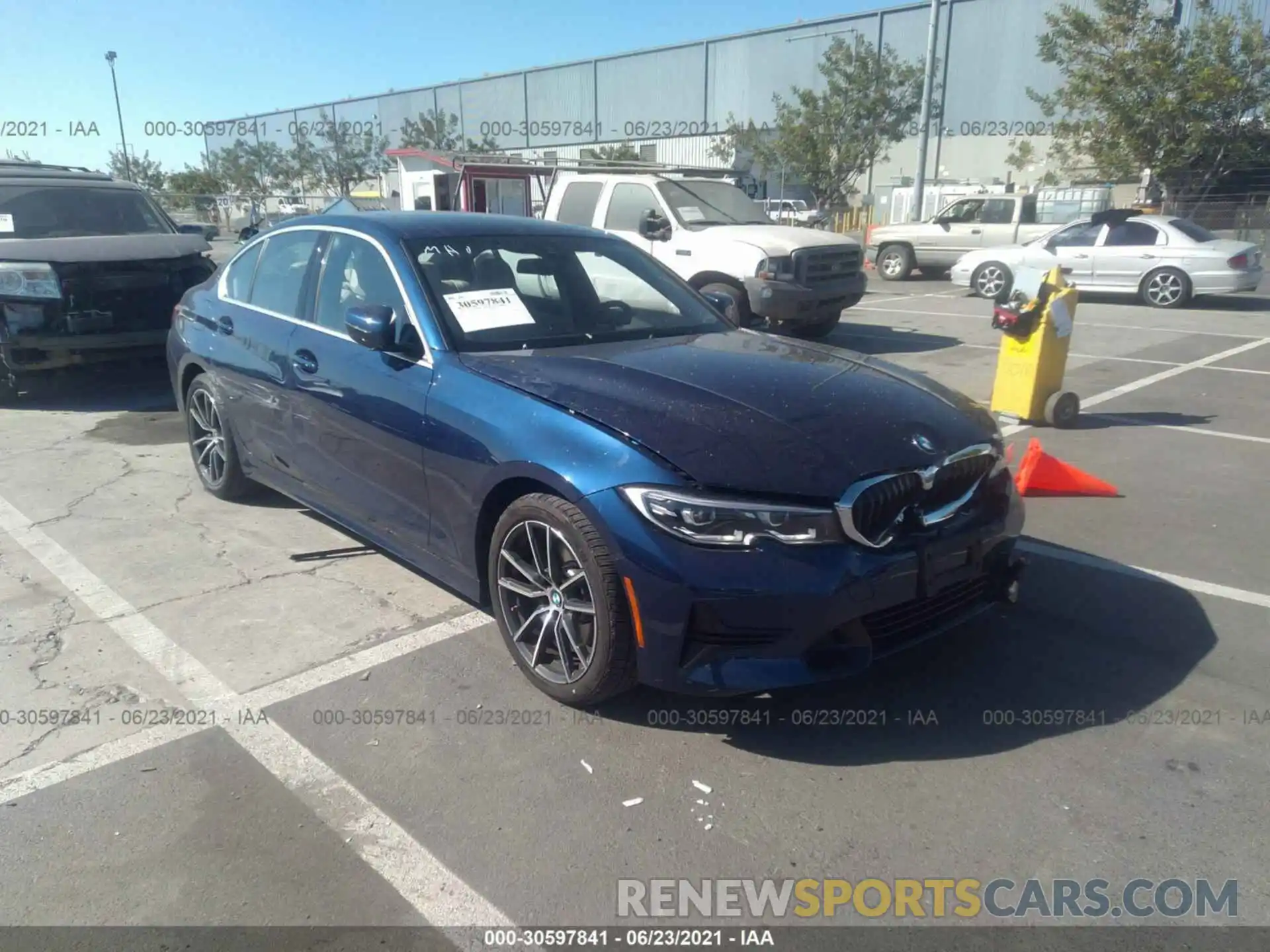 1 Photograph of a damaged car WBA5R1C5XKFH15165 BMW 3 SERIES 2019