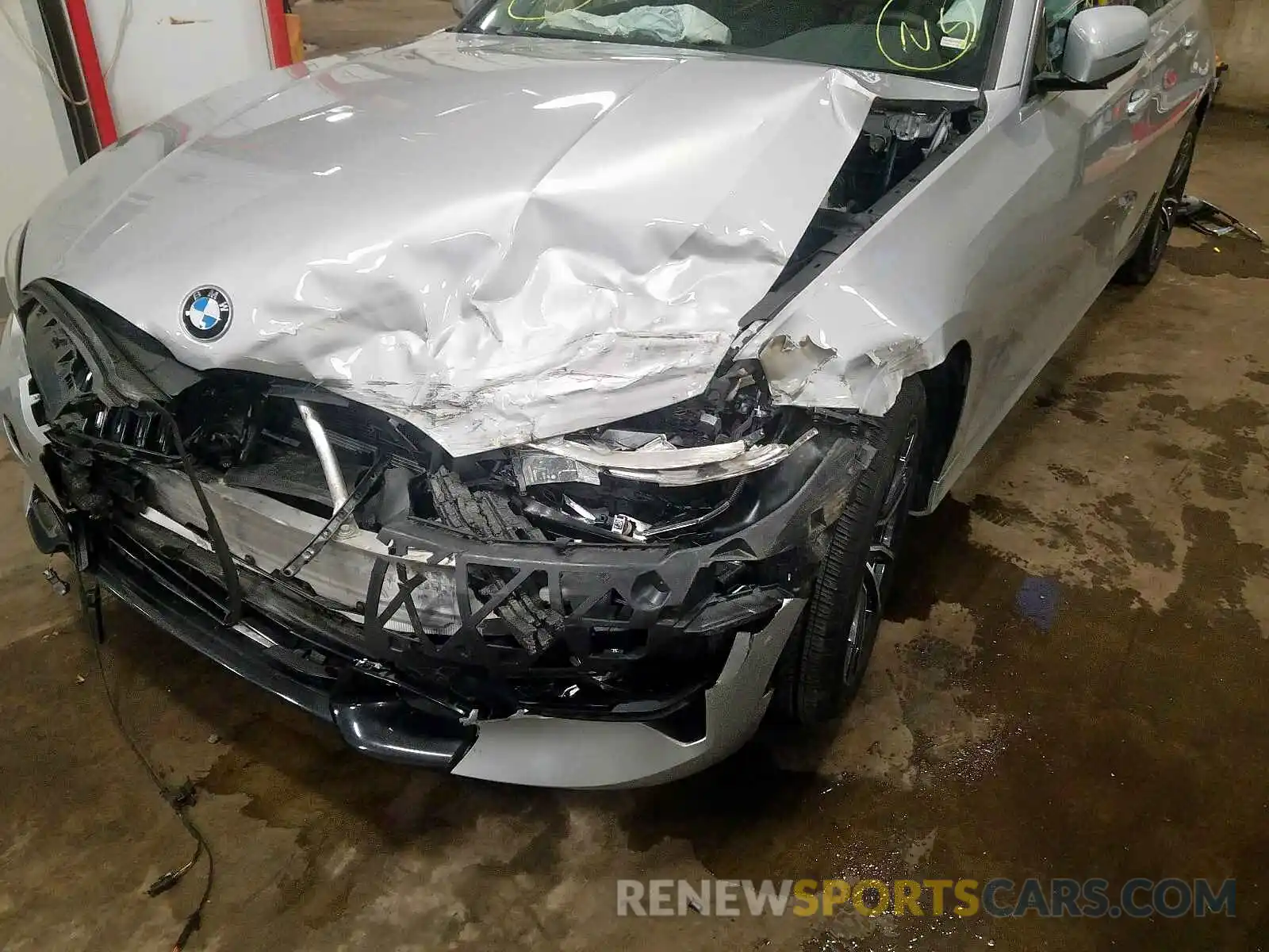 9 Photograph of a damaged car WBA5R7C50KAJ81350 BMW 3 SERIES 2019