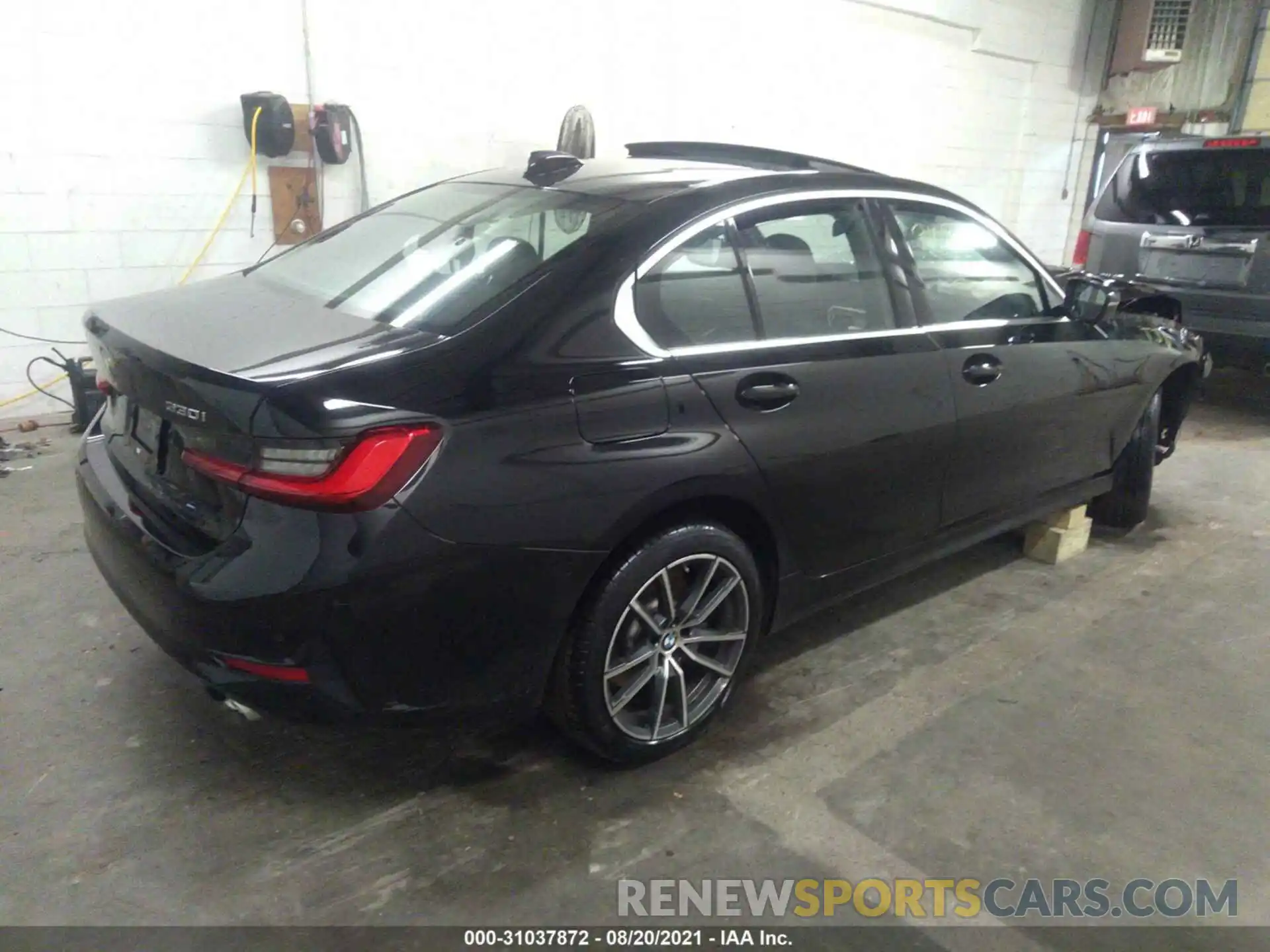 4 Photograph of a damaged car WBA5R7C50KAJ82658 BMW 3 SERIES 2019