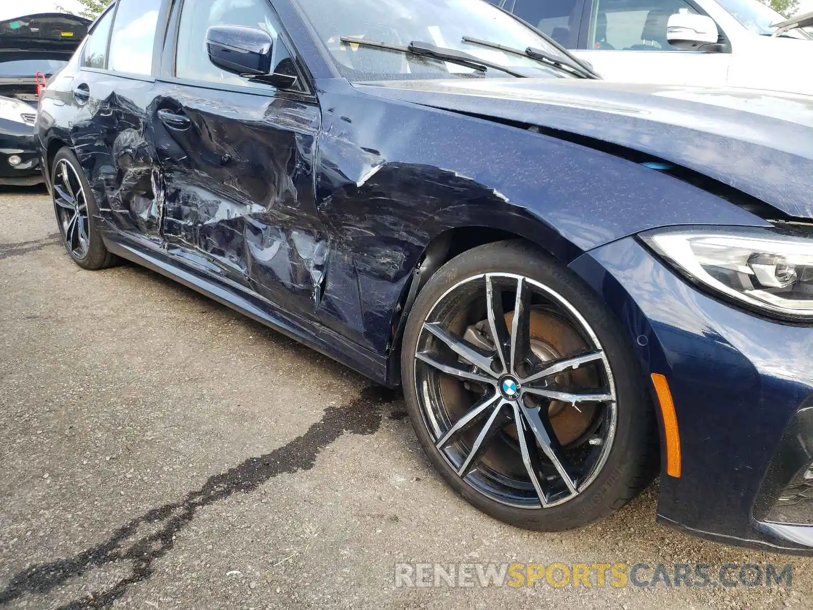 9 Photograph of a damaged car WBA5R7C50KAJ85138 BMW 3 SERIES 2019