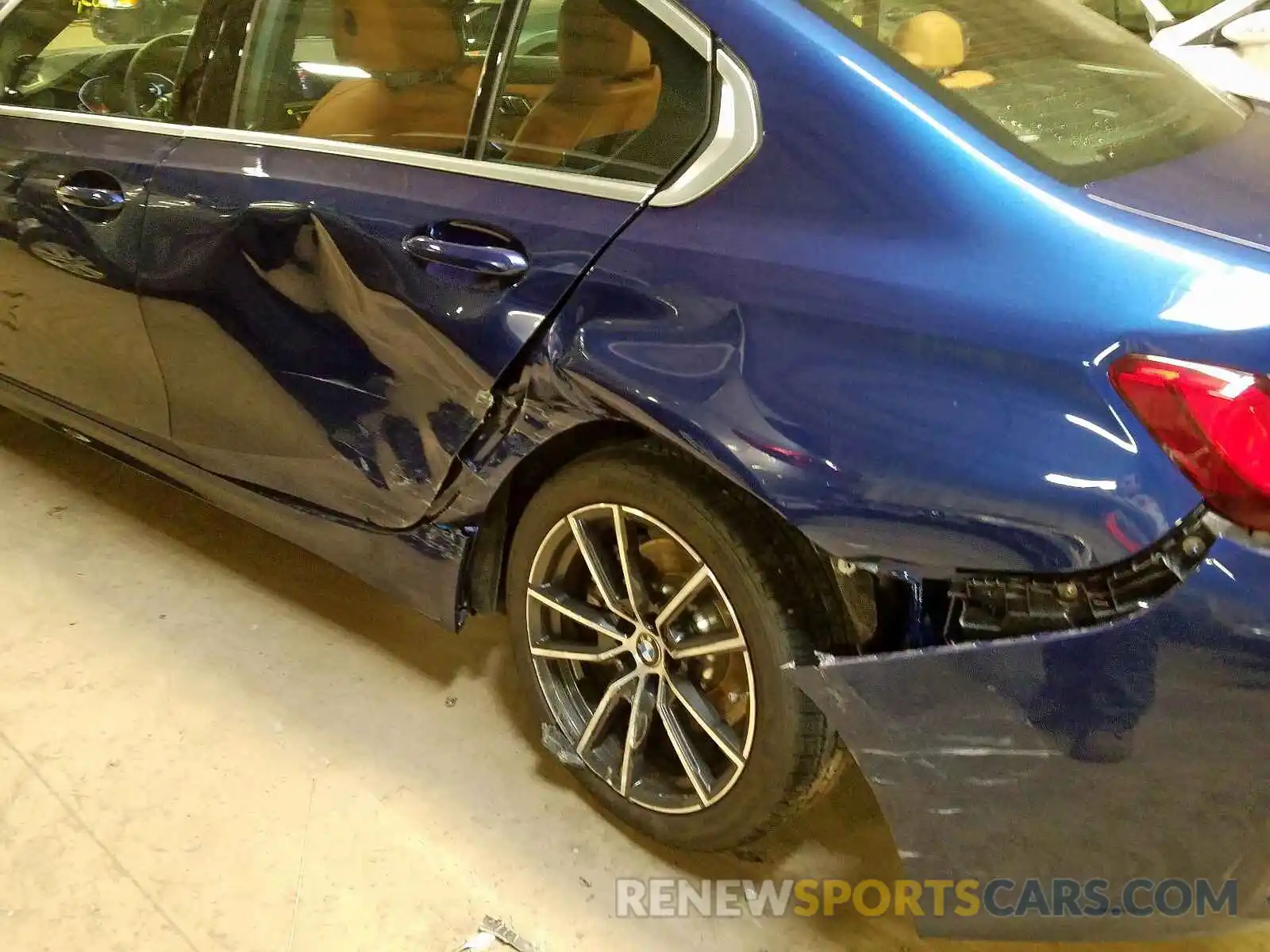 9 Photograph of a damaged car WBA5R7C51KAJ83124 BMW 3 SERIES 2019