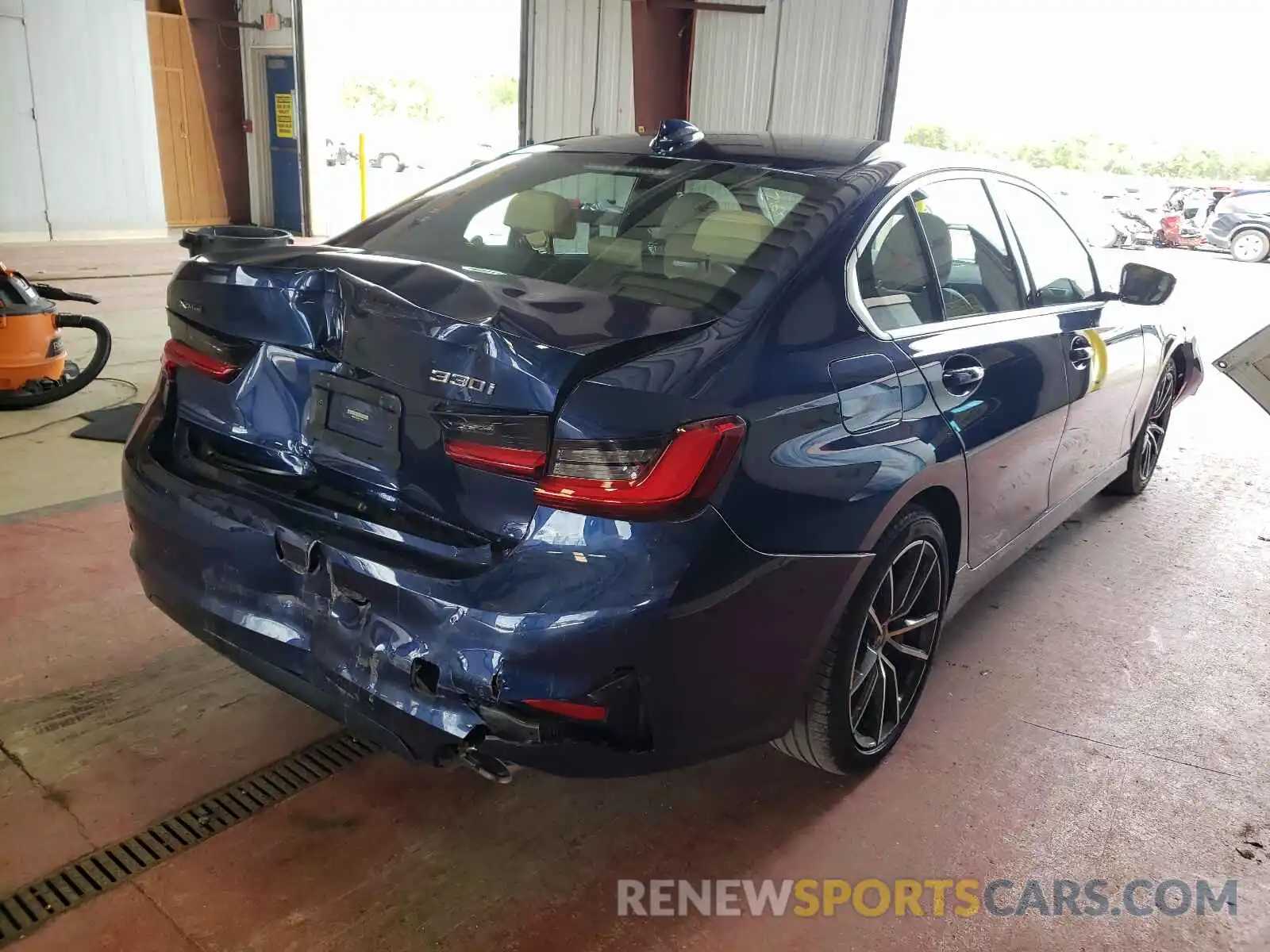 4 Photograph of a damaged car WBA5R7C51KFH14215 BMW 3 SERIES 2019