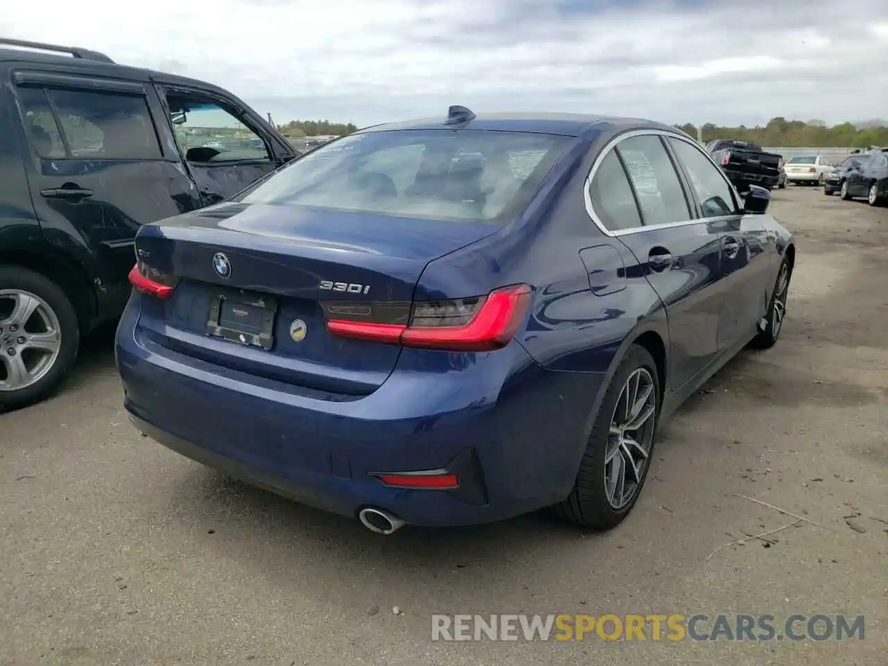 4 Photograph of a damaged car WBA5R7C53KAJ86607 BMW 3 SERIES 2019