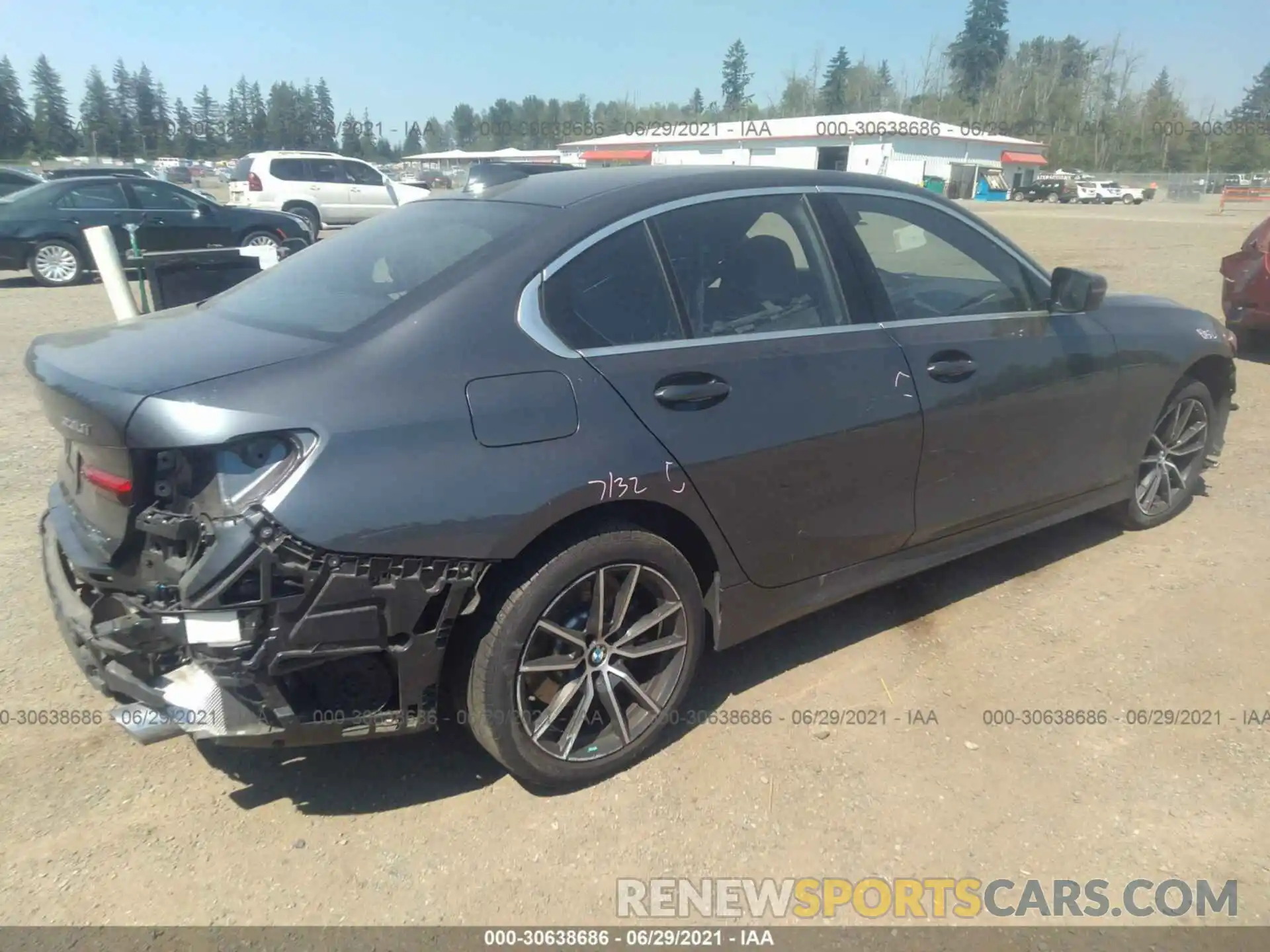 4 Photograph of a damaged car WBA5R7C55KFH32135 BMW 3 SERIES 2019