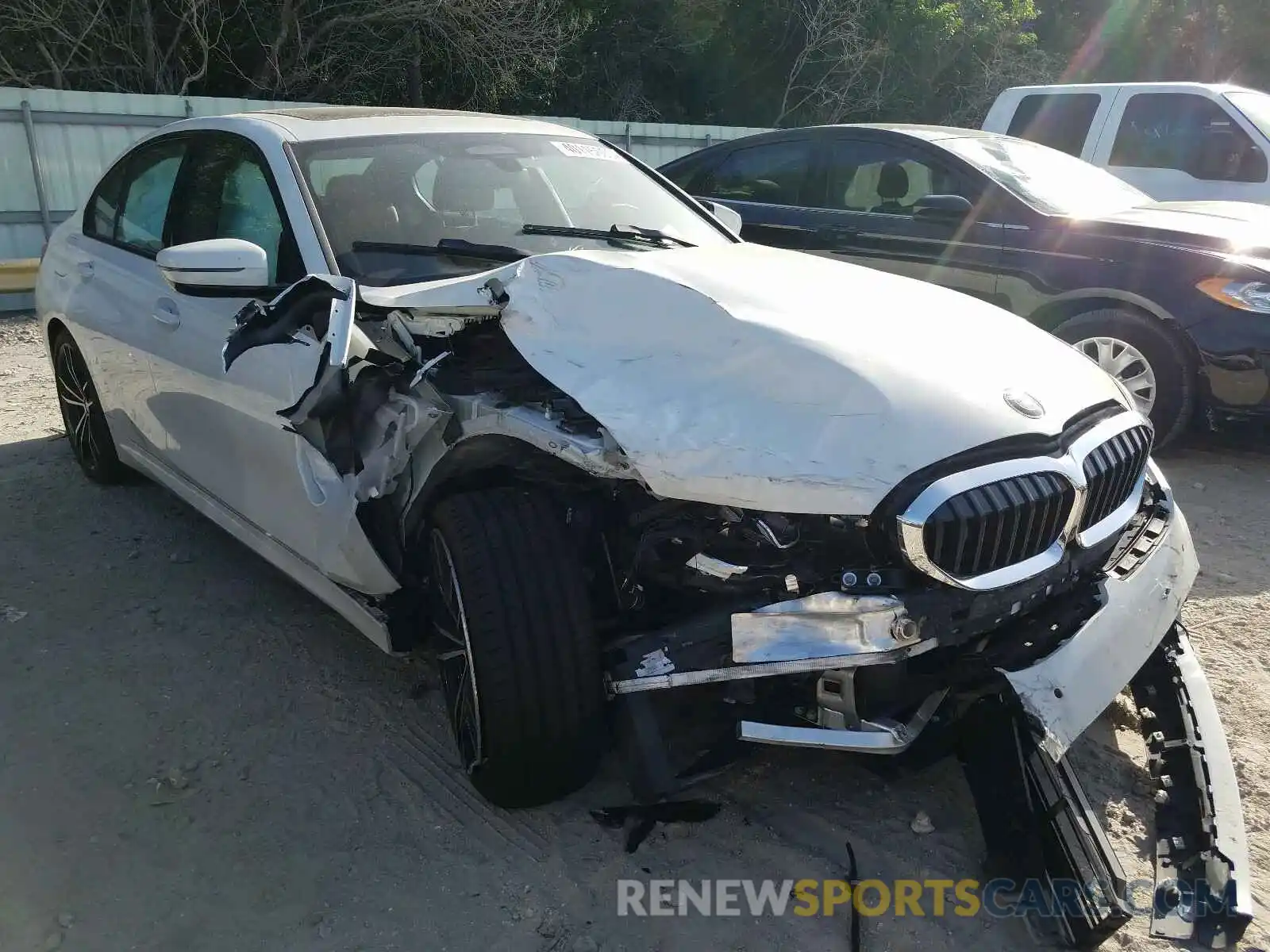 1 Фотография поврежденного автомобиля WBA5R7C56KAE82546 BMW 3 SERIES 2019