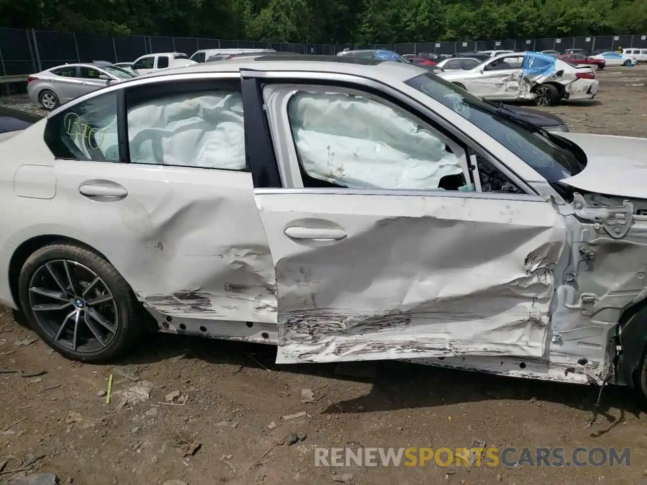 9 Photograph of a damaged car WBA5R7C56KAJ85385 BMW 3 SERIES 2019