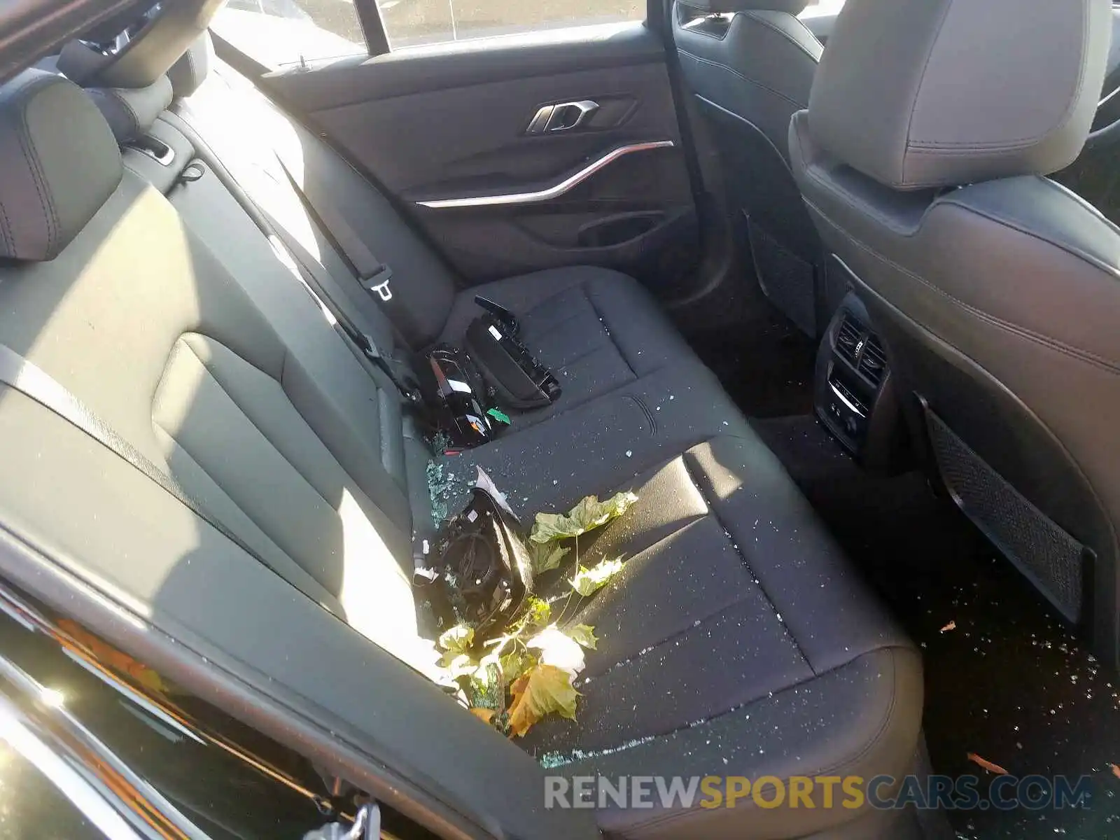 6 Photograph of a damaged car WBA5R7C57KFH20472 BMW 3 SERIES 2019