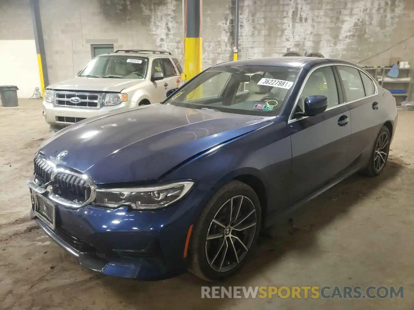 2 Фотография поврежденного автомобиля WBA5R7C59KAJ81301 BMW 3 SERIES 2019