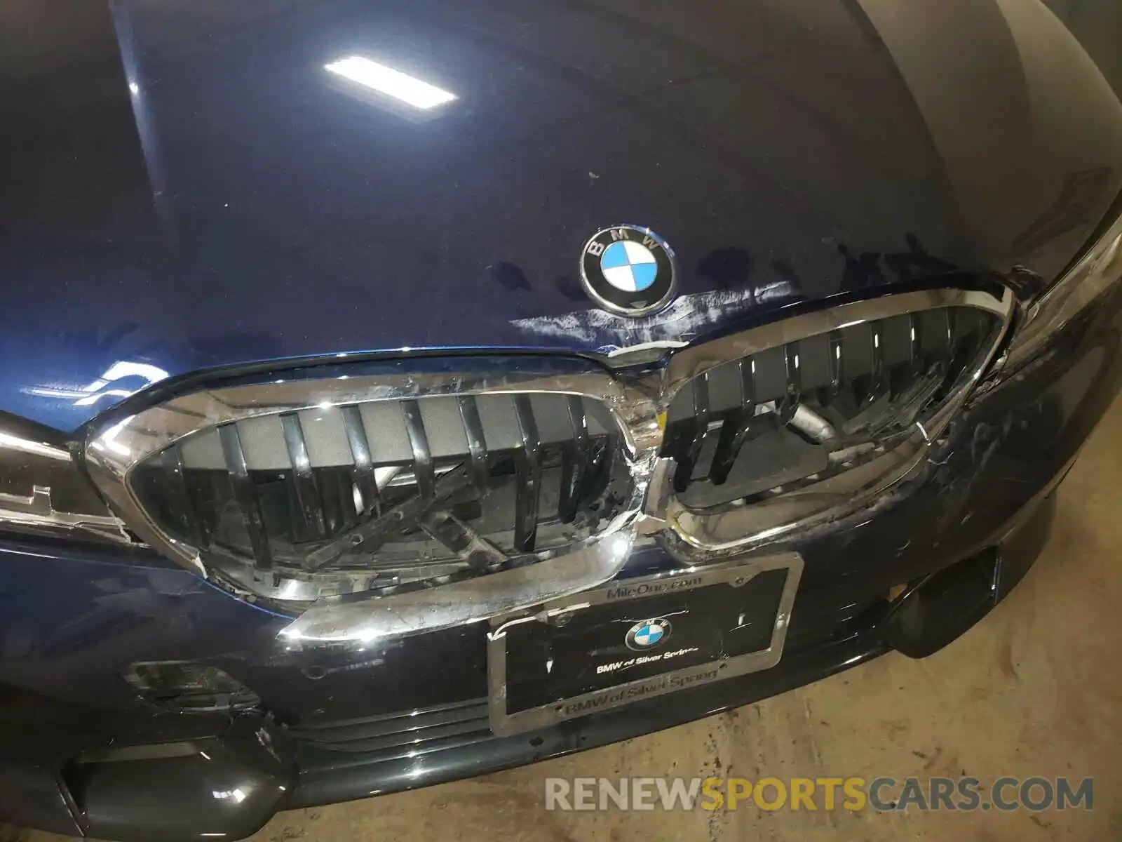 9 Photograph of a damaged car WBA5R7C59KAJ81301 BMW 3 SERIES 2019