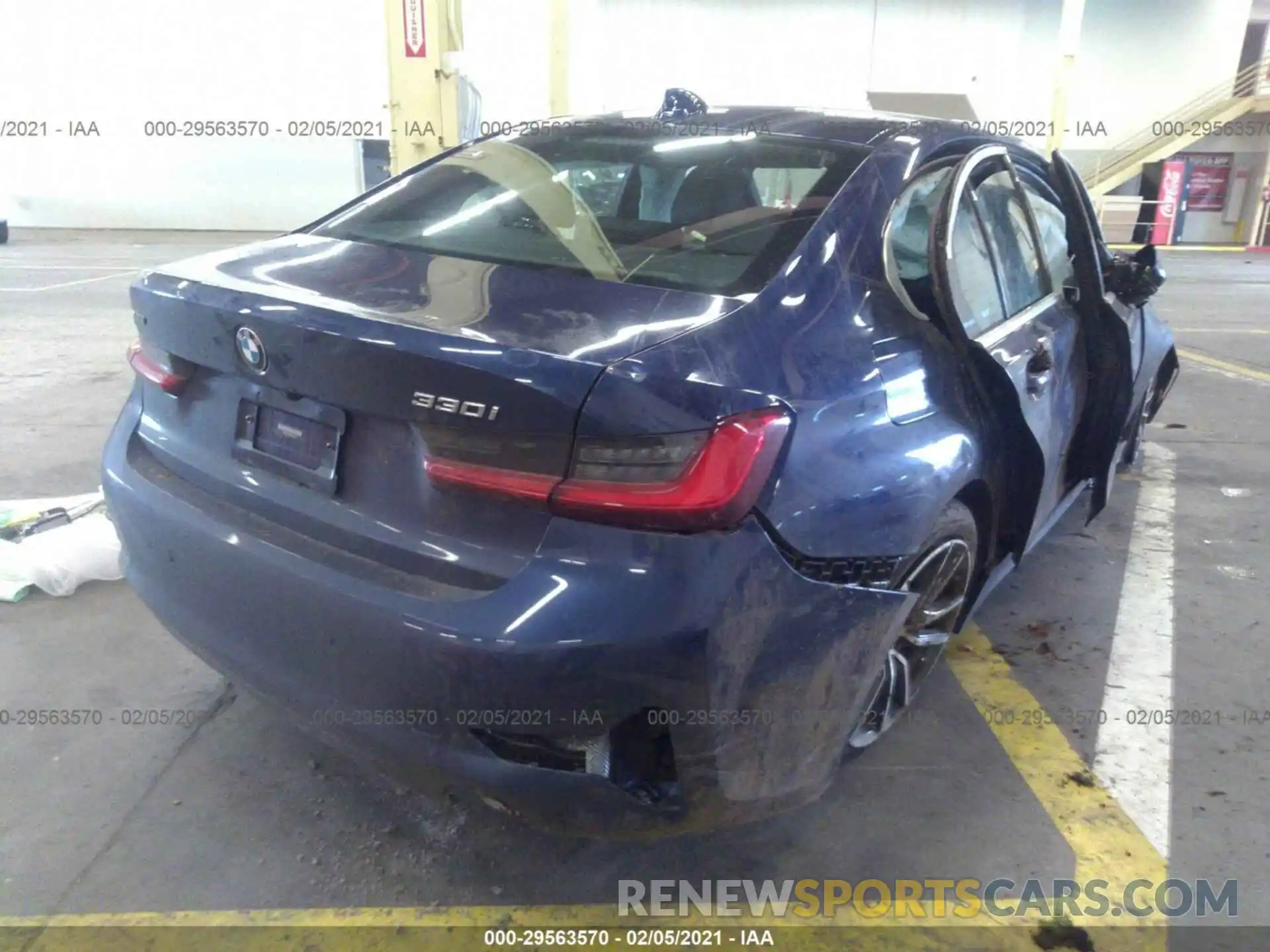 4 Photograph of a damaged car WBA5R7C5XKFH32535 BMW 3 SERIES 2019