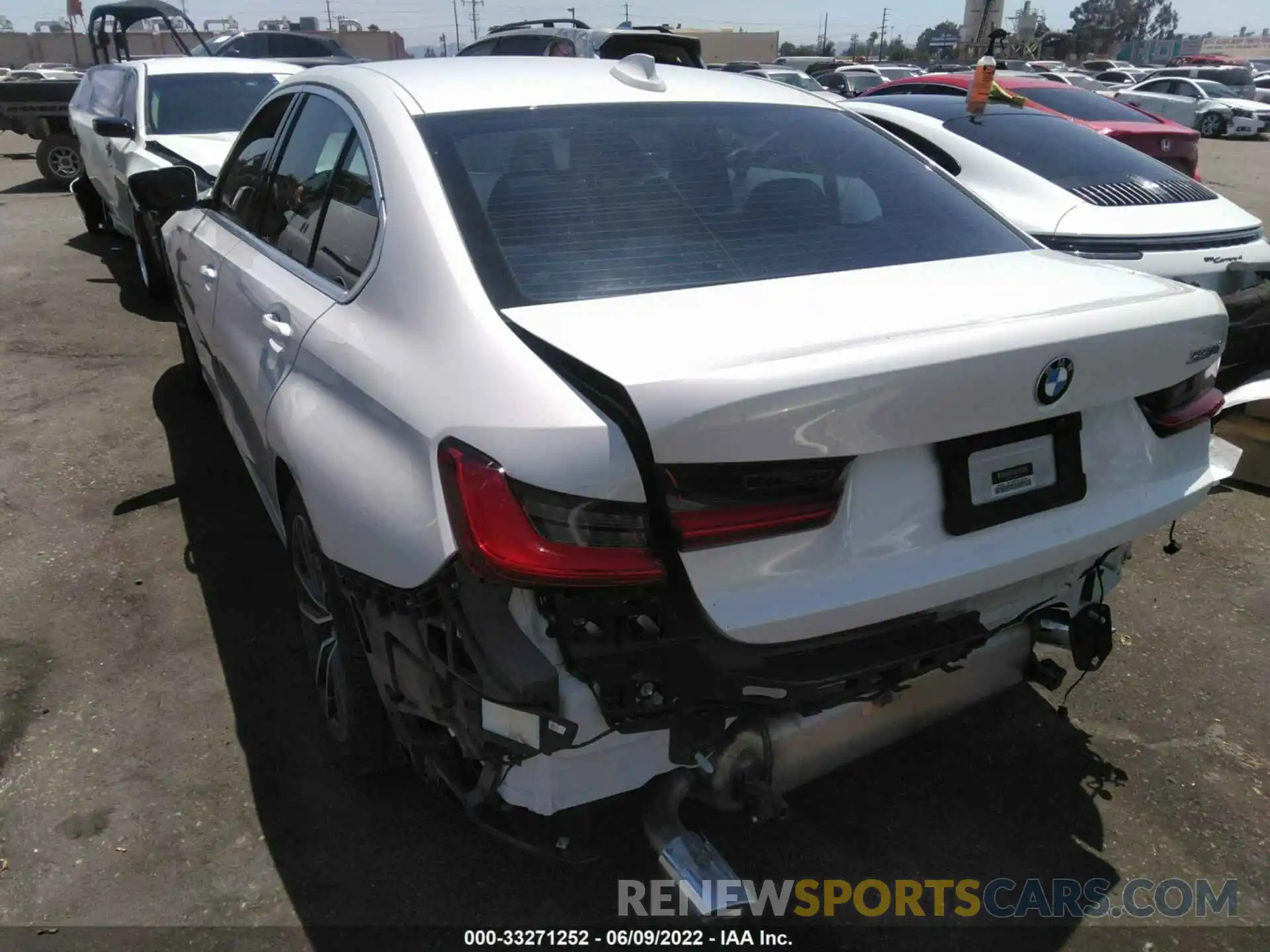 3 Photograph of a damaged car 3MW5R1J00L8B01028 BMW 3 SERIES 2020