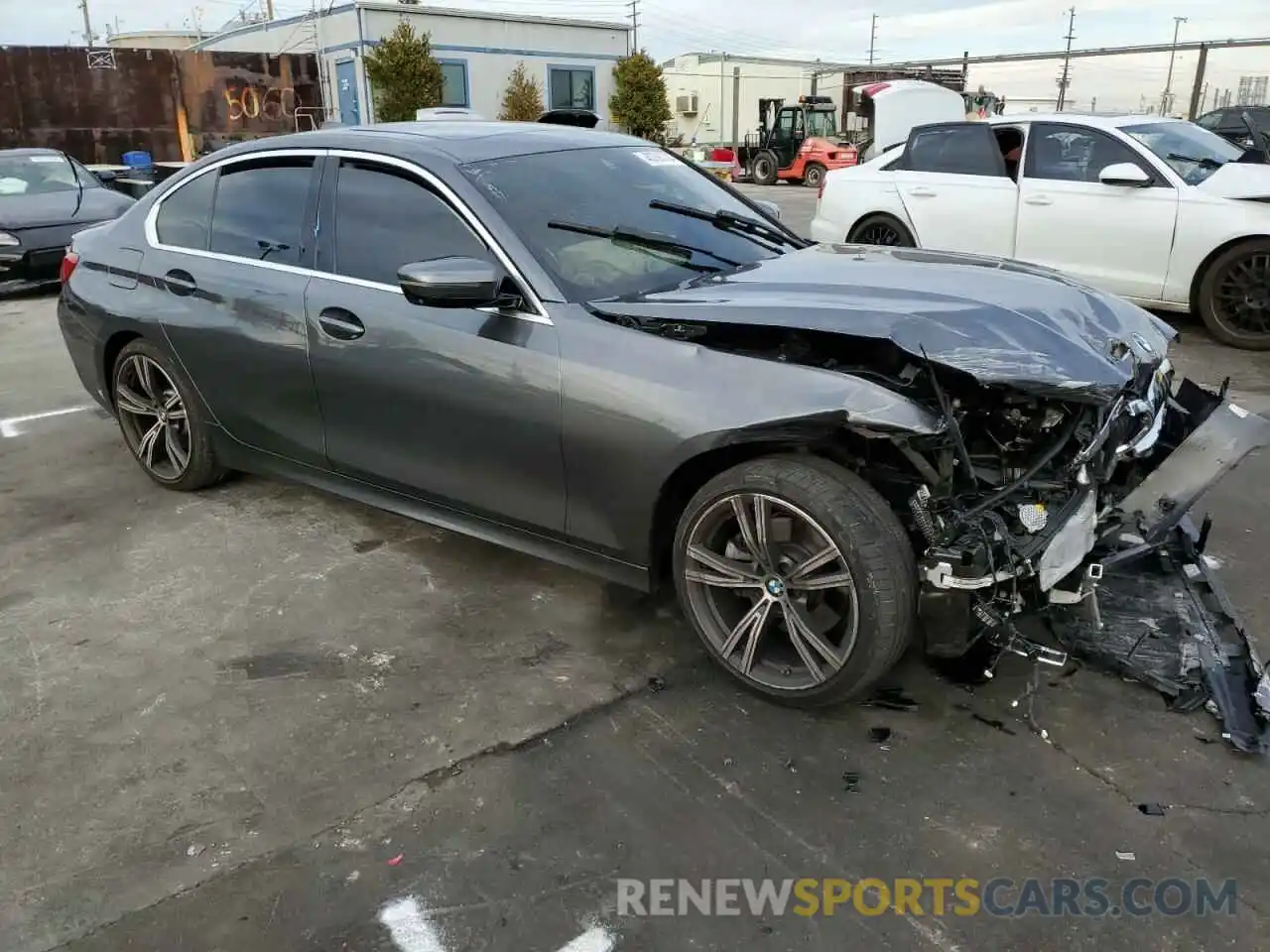 4 Photograph of a damaged car 3MW5R1J00L8B26107 BMW 3 SERIES 2020