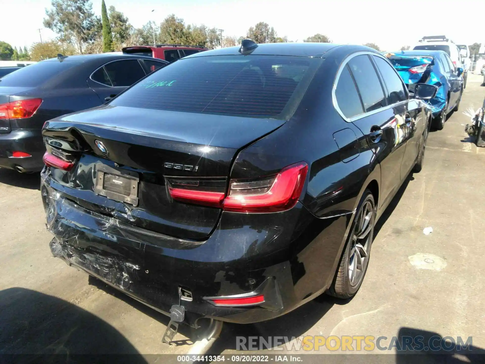 4 Photograph of a damaged car 3MW5R1J00L8B26236 BMW 3 SERIES 2020