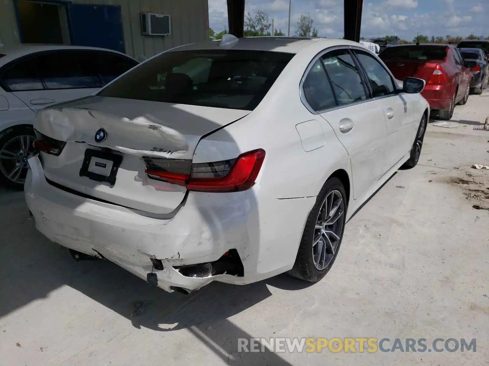 4 Photograph of a damaged car 3MW5R1J00L8B34563 BMW 3 SERIES 2020