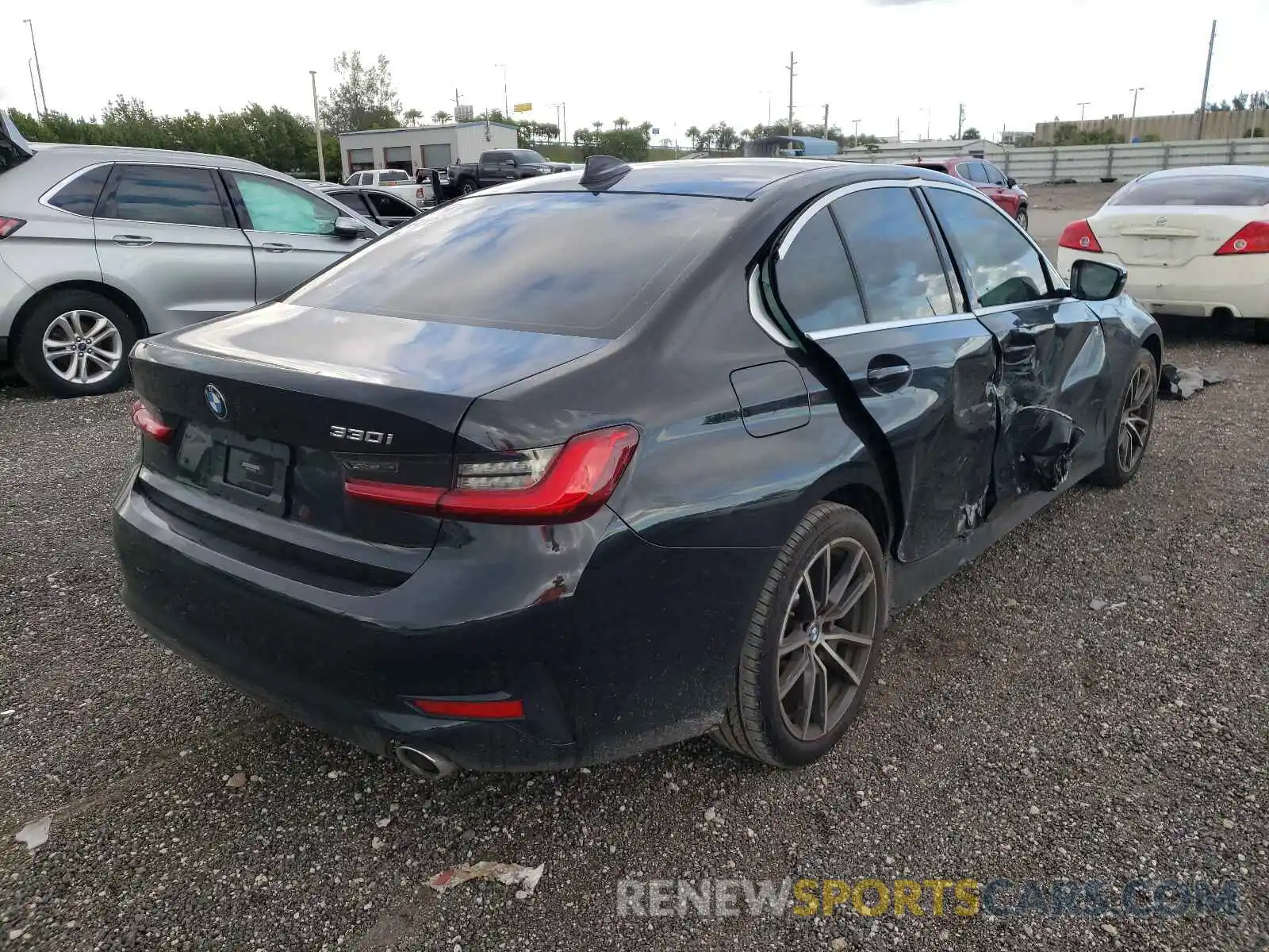 4 Photograph of a damaged car 3MW5R1J00L8B35048 BMW 3 SERIES 2020