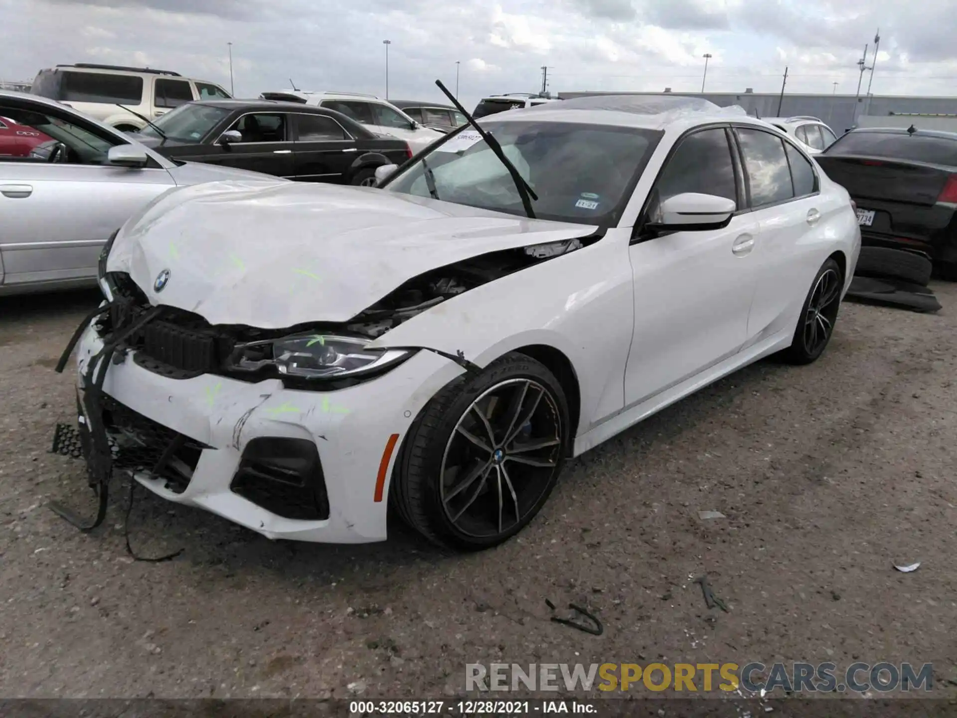 2 Photograph of a damaged car 3MW5R1J01L8B08439 BMW 3 SERIES 2020