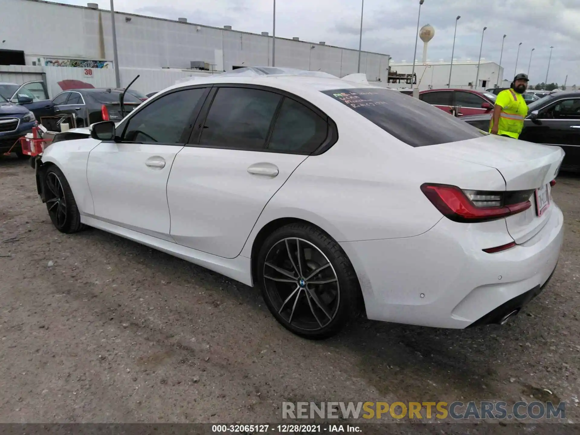 3 Photograph of a damaged car 3MW5R1J01L8B08439 BMW 3 SERIES 2020